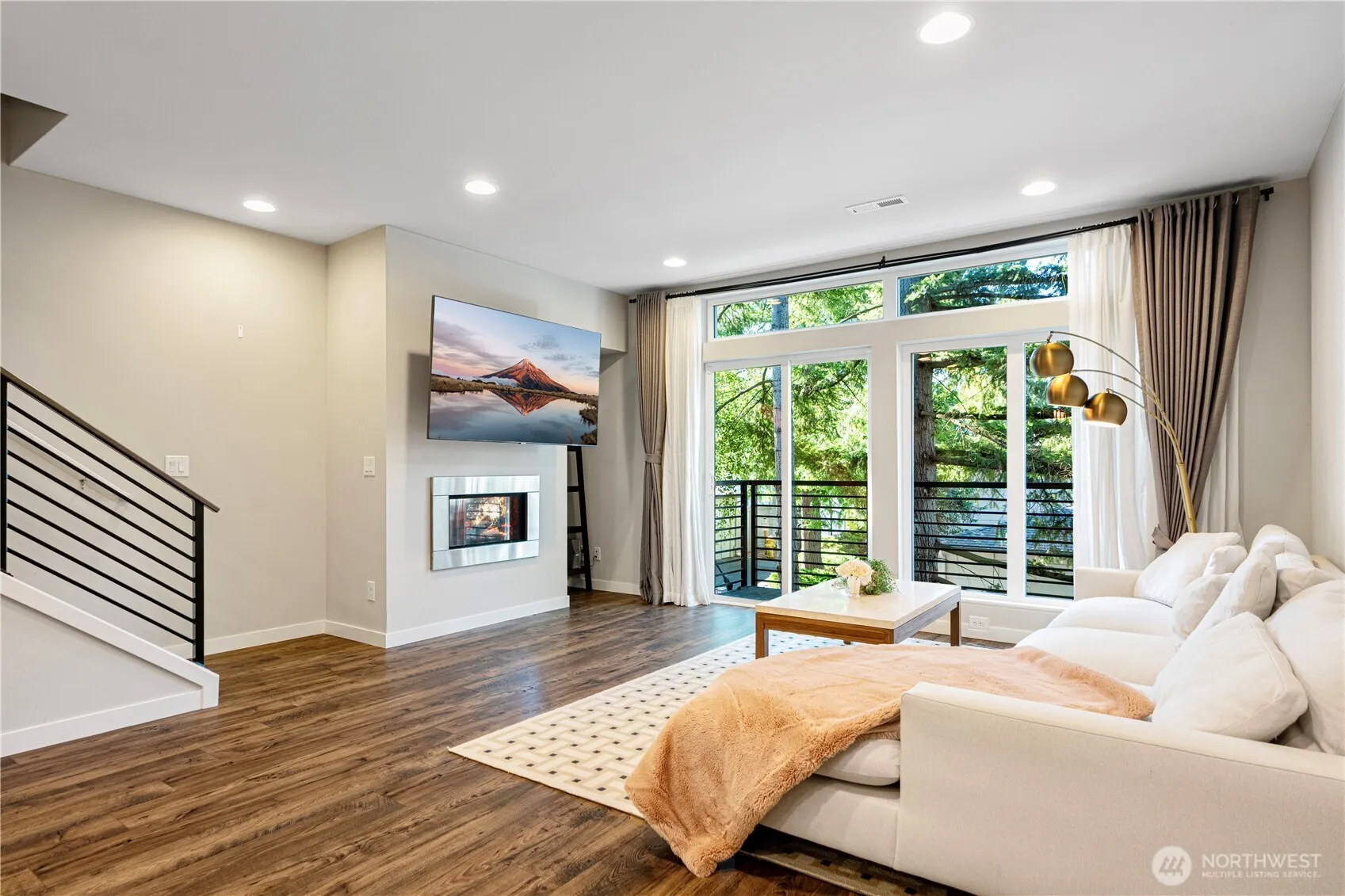 13905 NE 15th Court , Bellevue, WA 98005