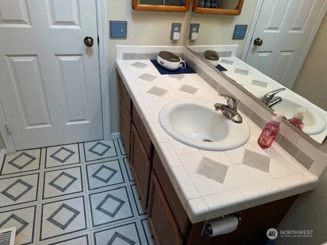 10905 SE 220th Place , Kent, WA 98031