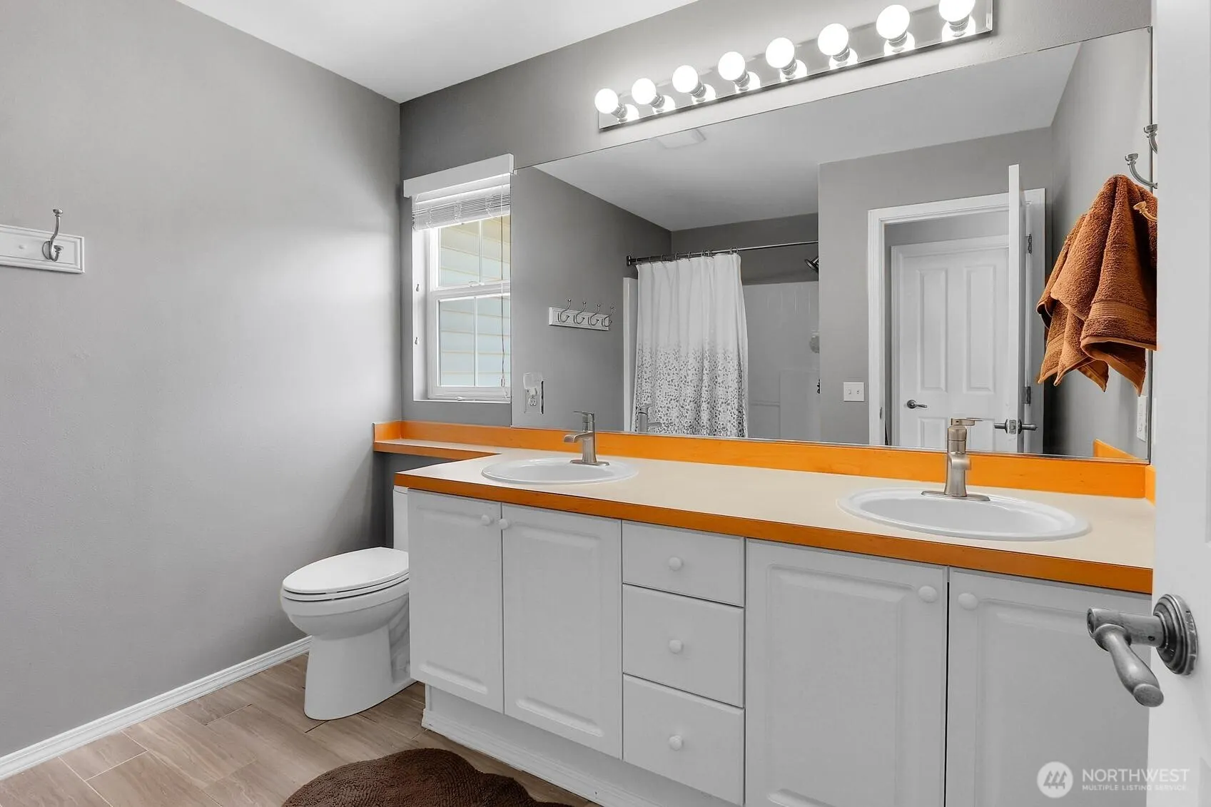 22131 39th Place S #18-1, Kent, WA 98032