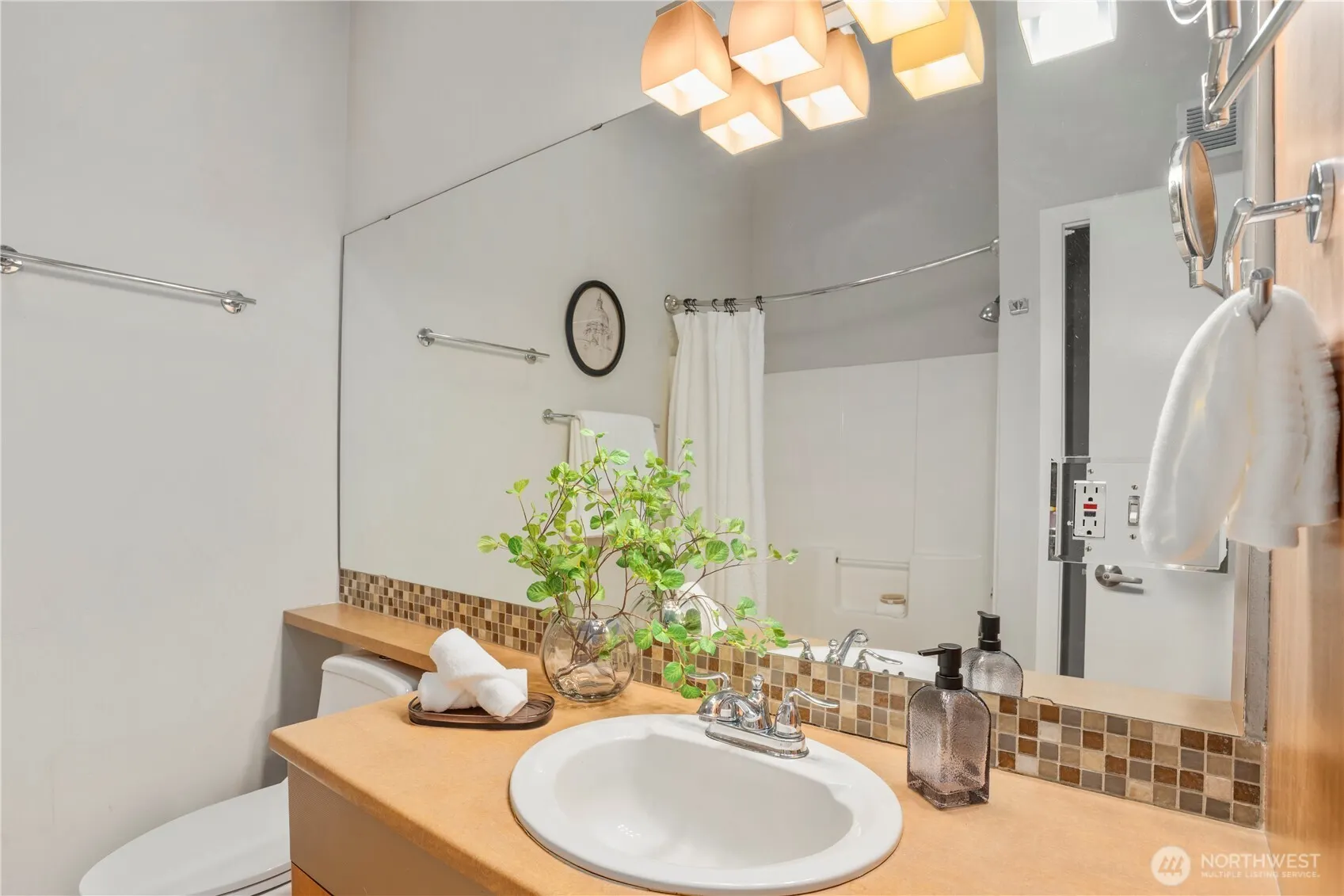 511 7th Avenue #103, Kirkland, WA 98033