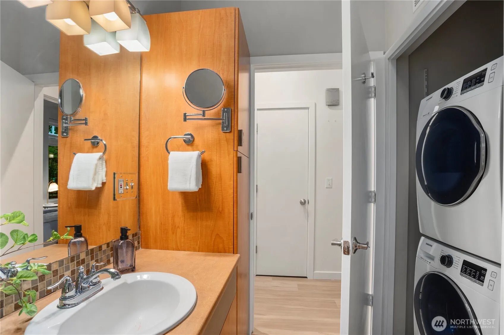 511 7th Avenue #103, Kirkland, WA 98033