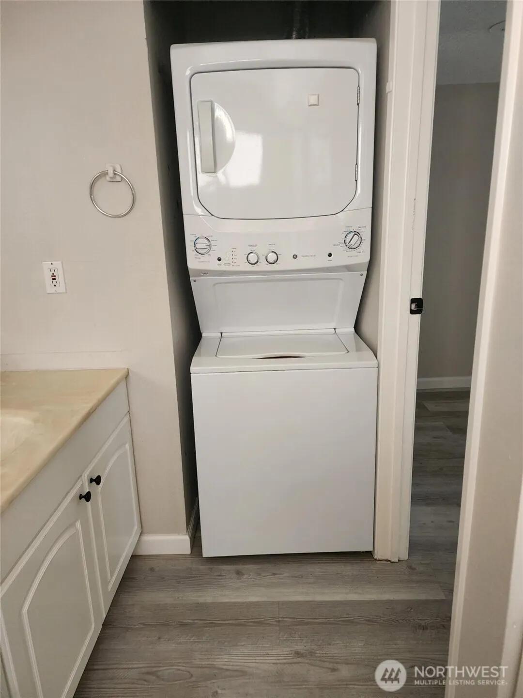 14510 124TH Avenue NE #B-141, Kirkland, WA 98034-1200