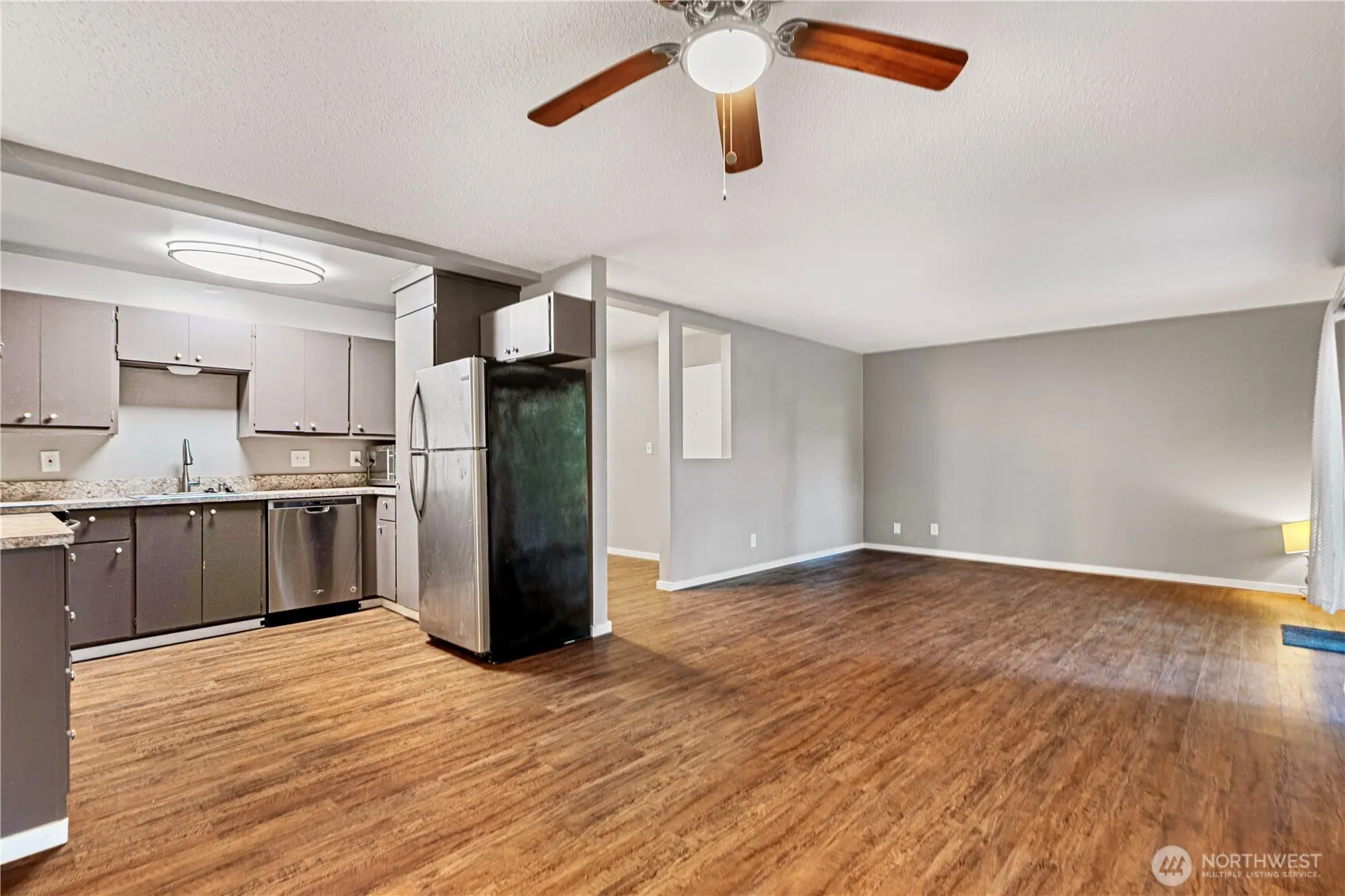 1425 S Puget Drive #C1, Renton, WA 98055