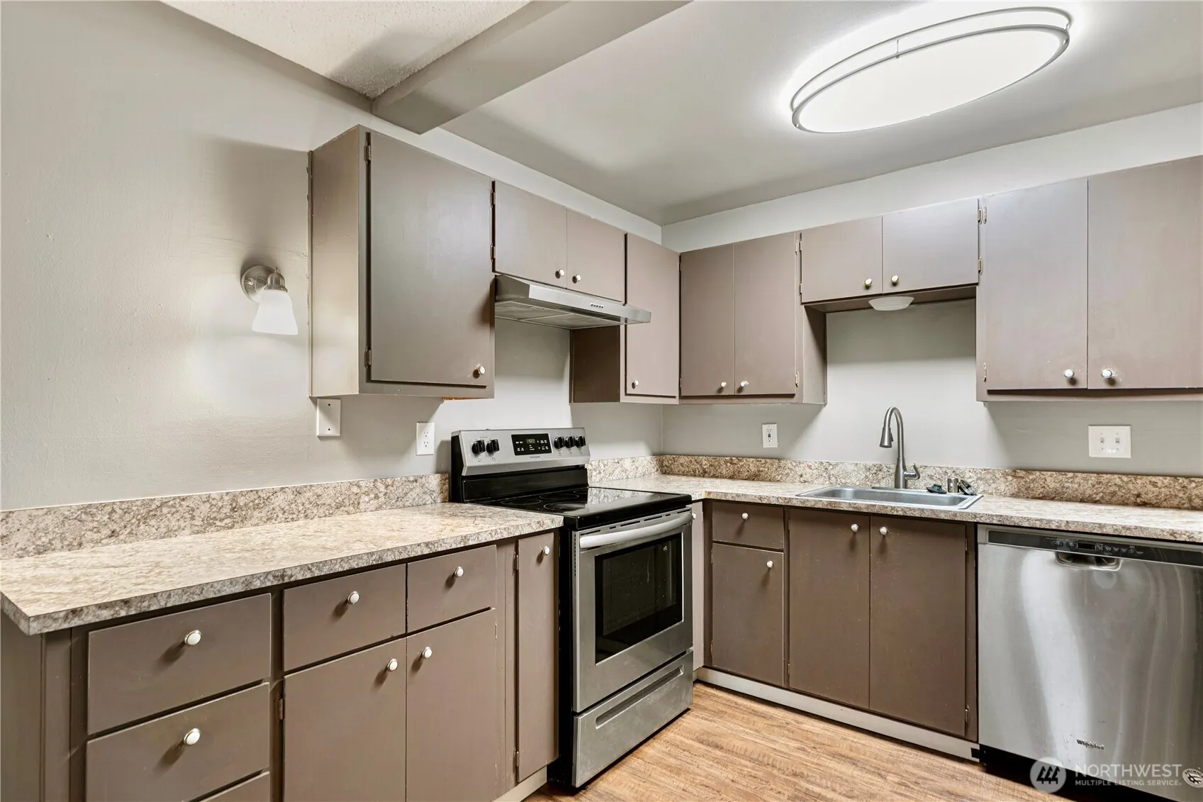 1425 S Puget Drive #C1, Renton, WA 98055