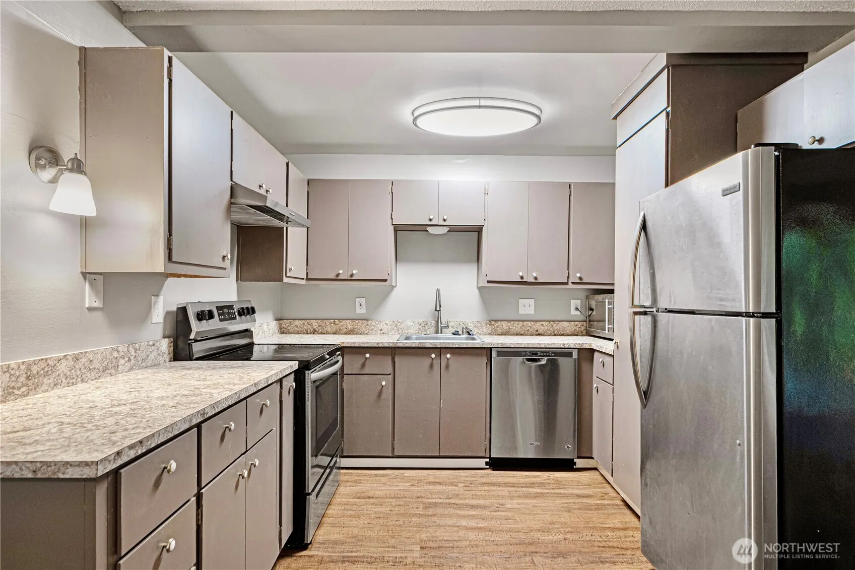 1425 S Puget Drive #C1, Renton, WA 98055
