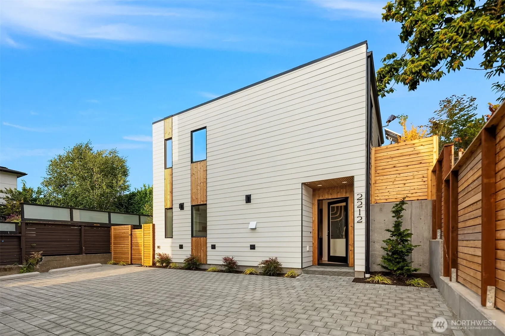 2212 Broadway E, Seattle, WA 98102
