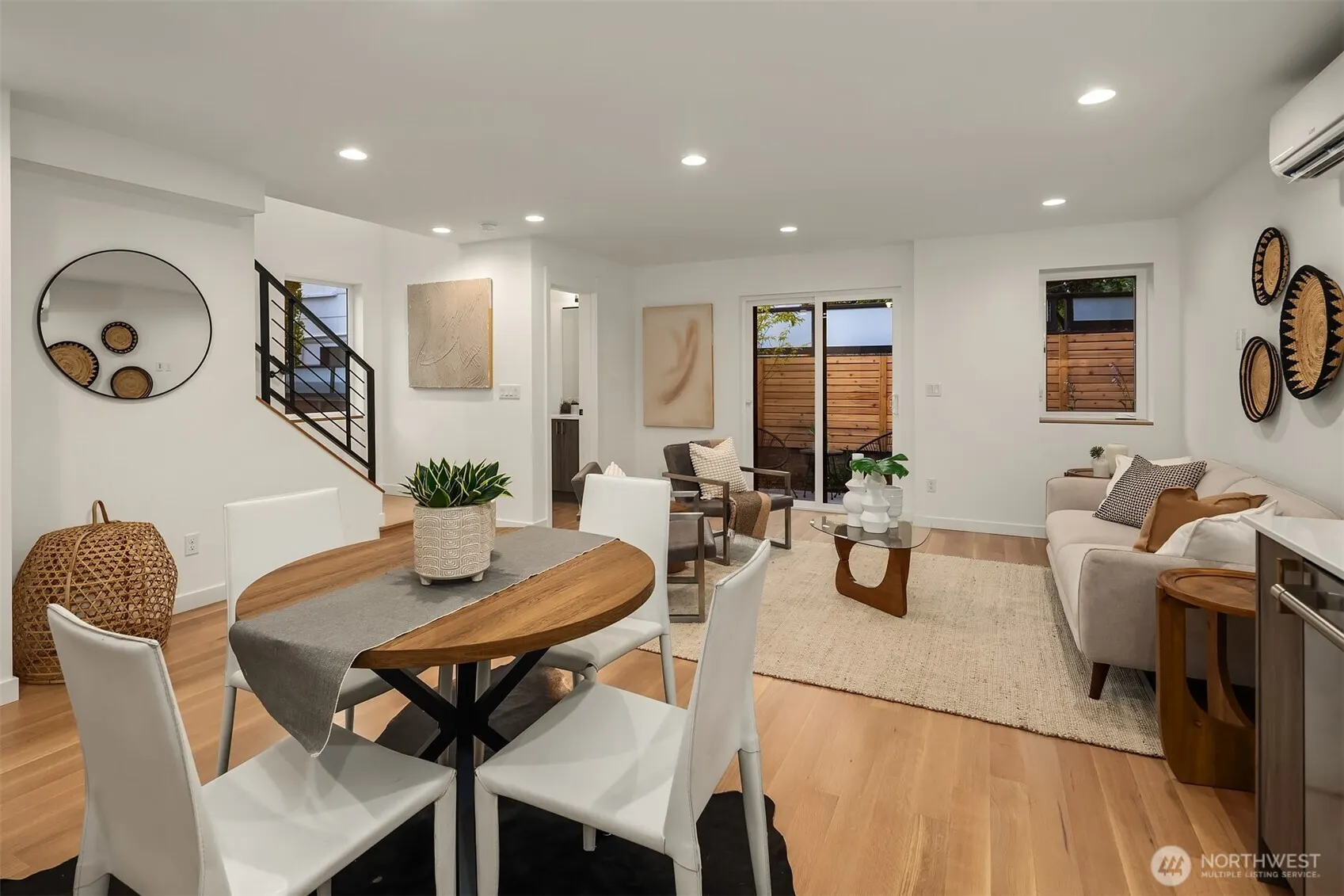 2212 Broadway E, Seattle, WA 98102