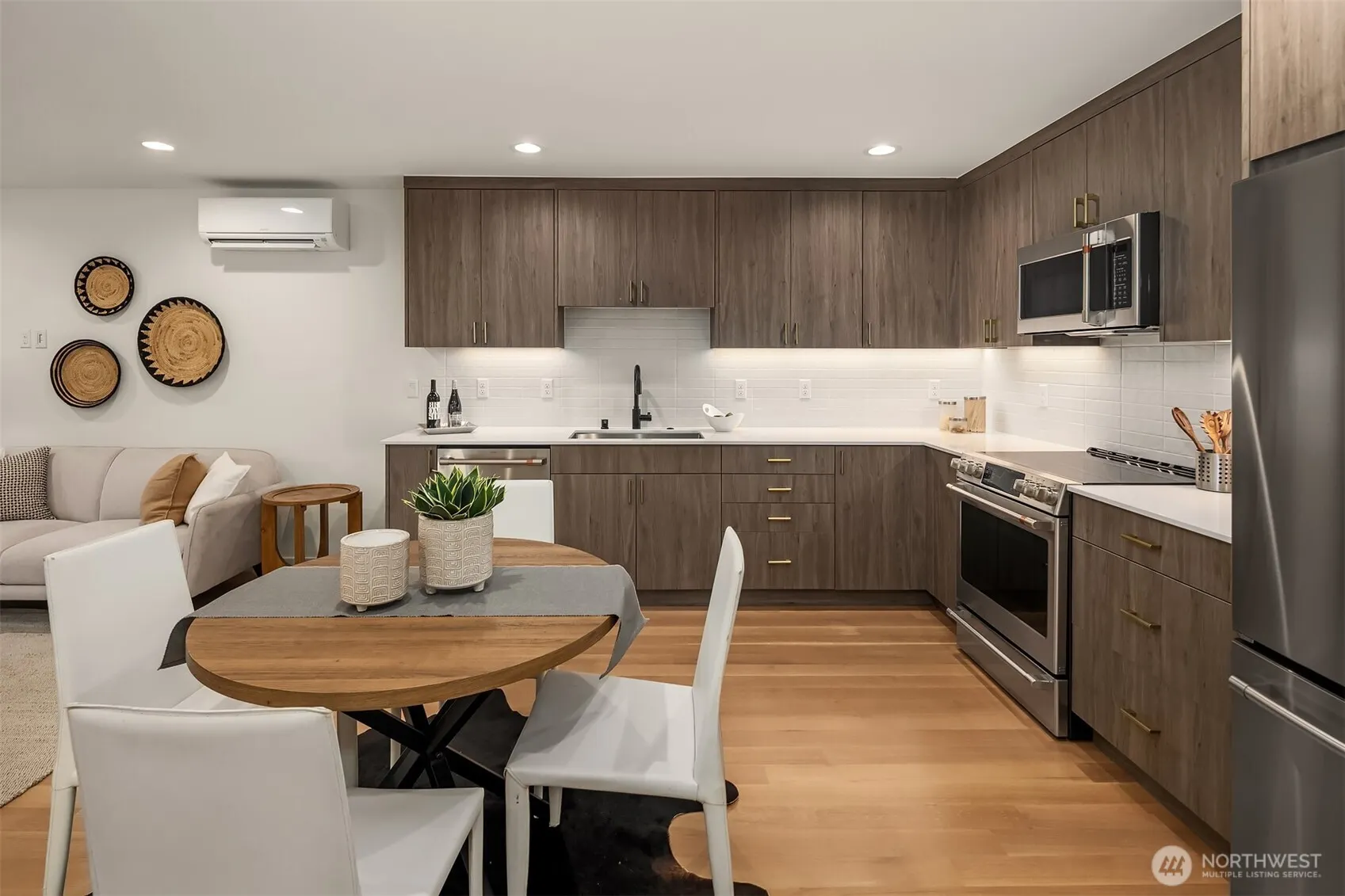 2212 Broadway E, Seattle, WA 98102