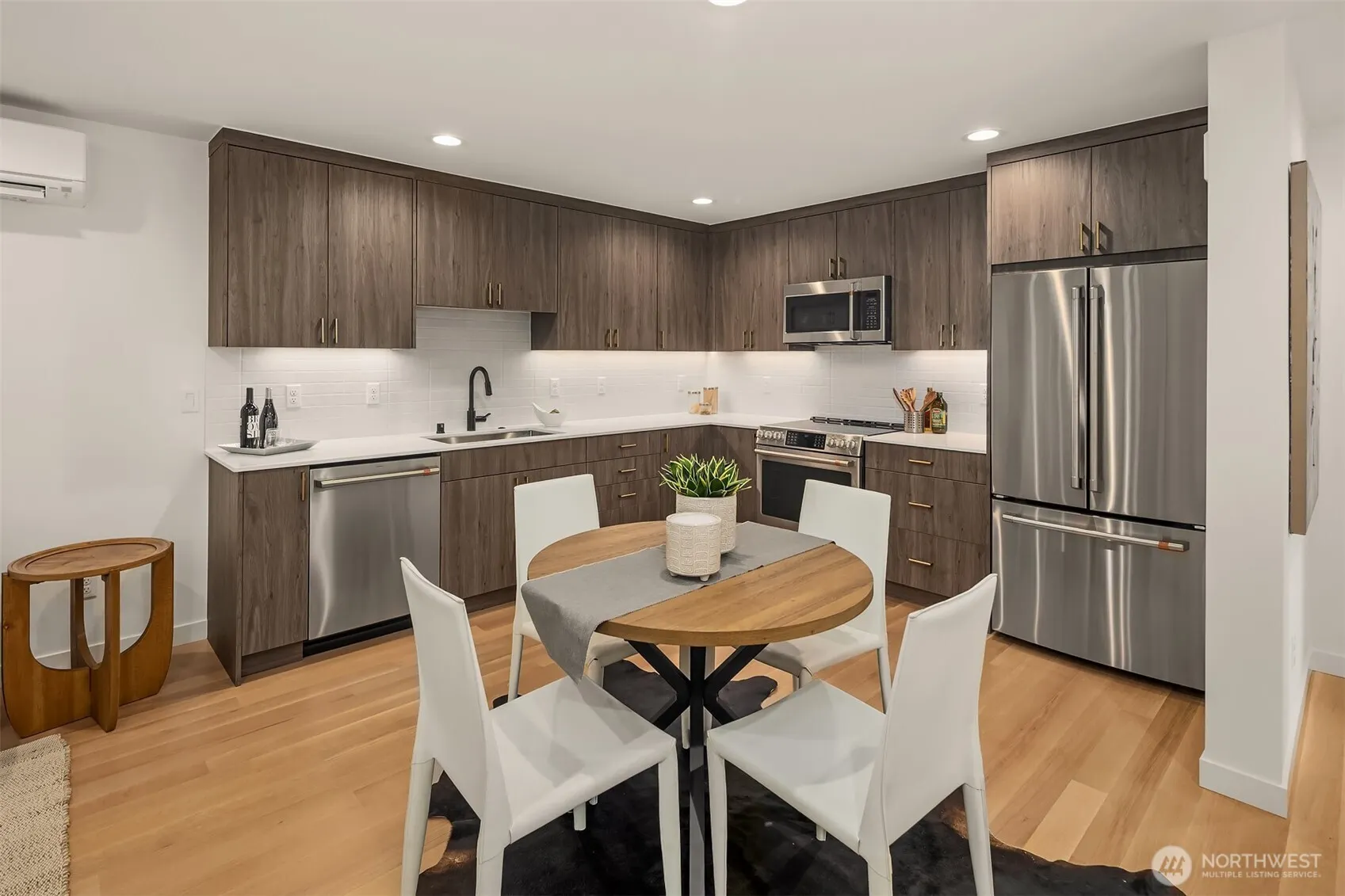 2212 Broadway E, Seattle, WA 98102