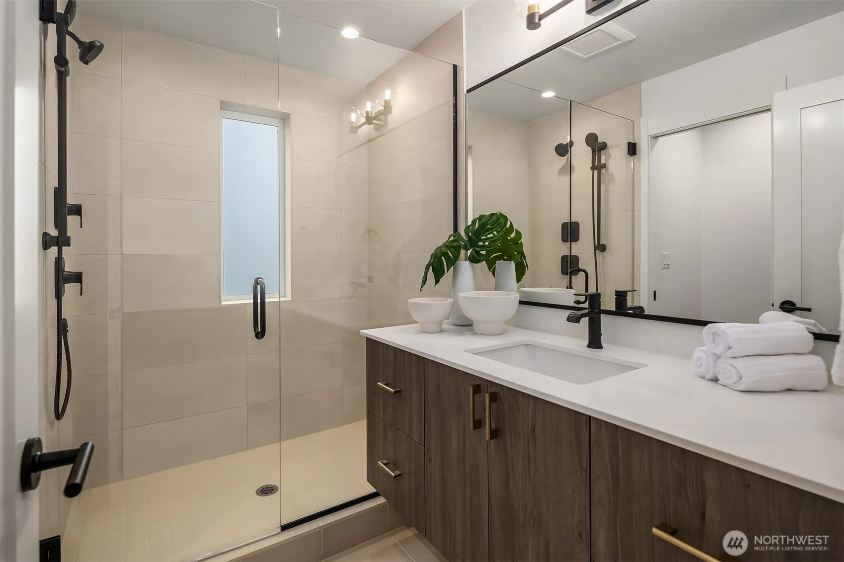 2212 Broadway E, Seattle, WA 98102