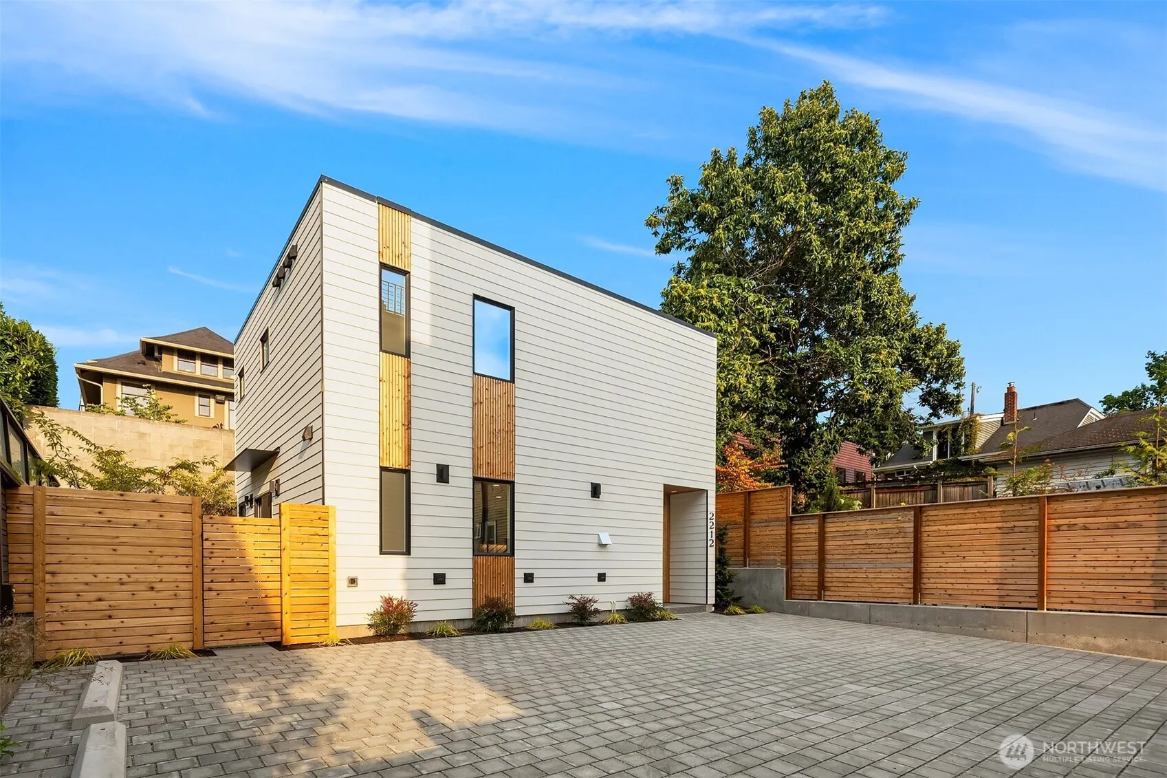 2212 Broadway E, Seattle, WA 98102