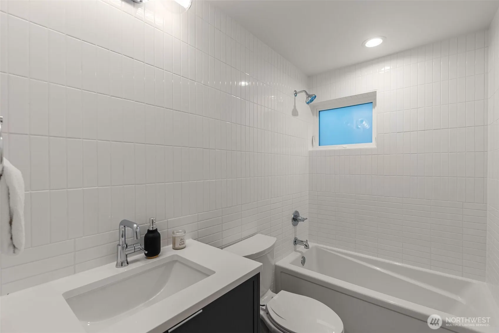 315 B NW 86th Street #B, Seattle, WA 98117