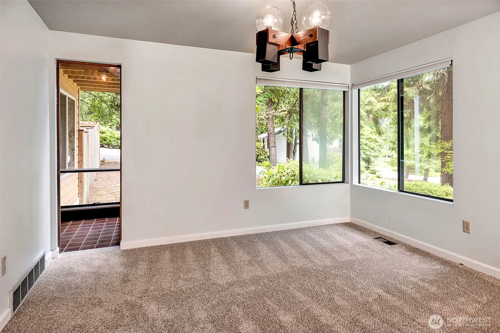 915 147th Place NE, Bellevue, WA 98007