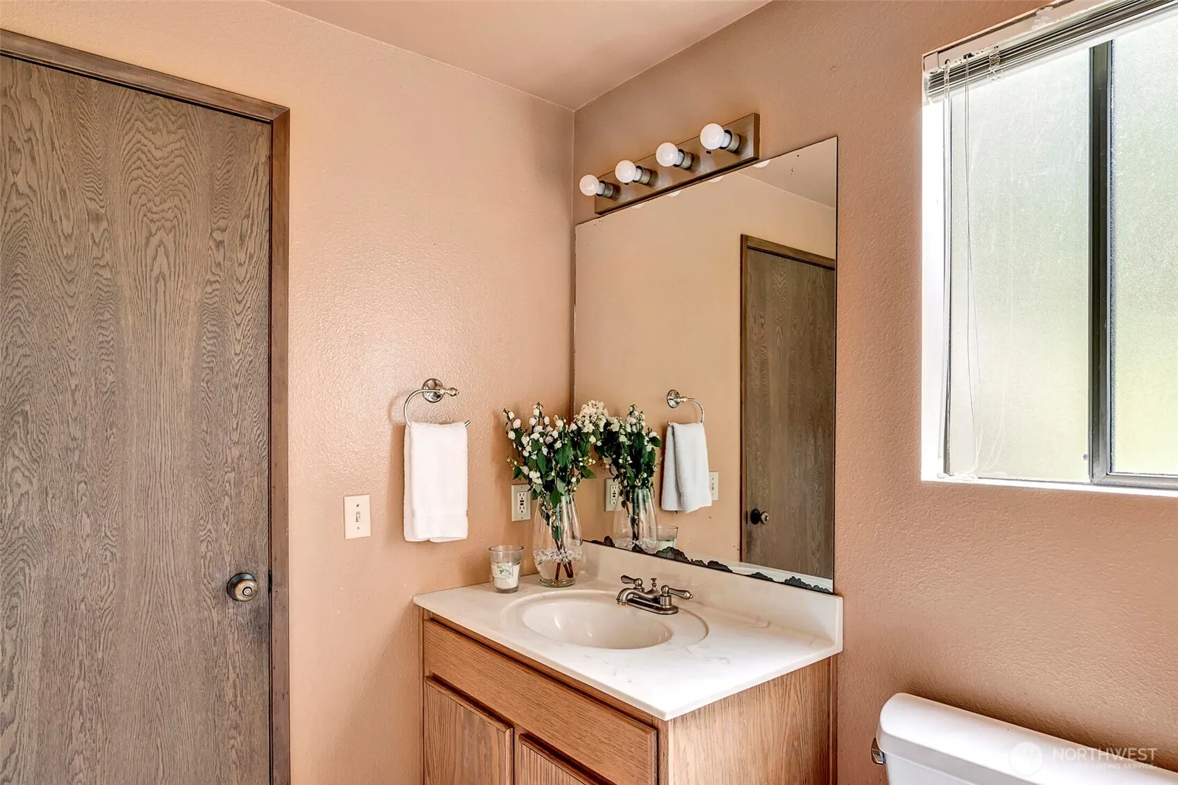 915 147th Place NE, Bellevue, WA 98007