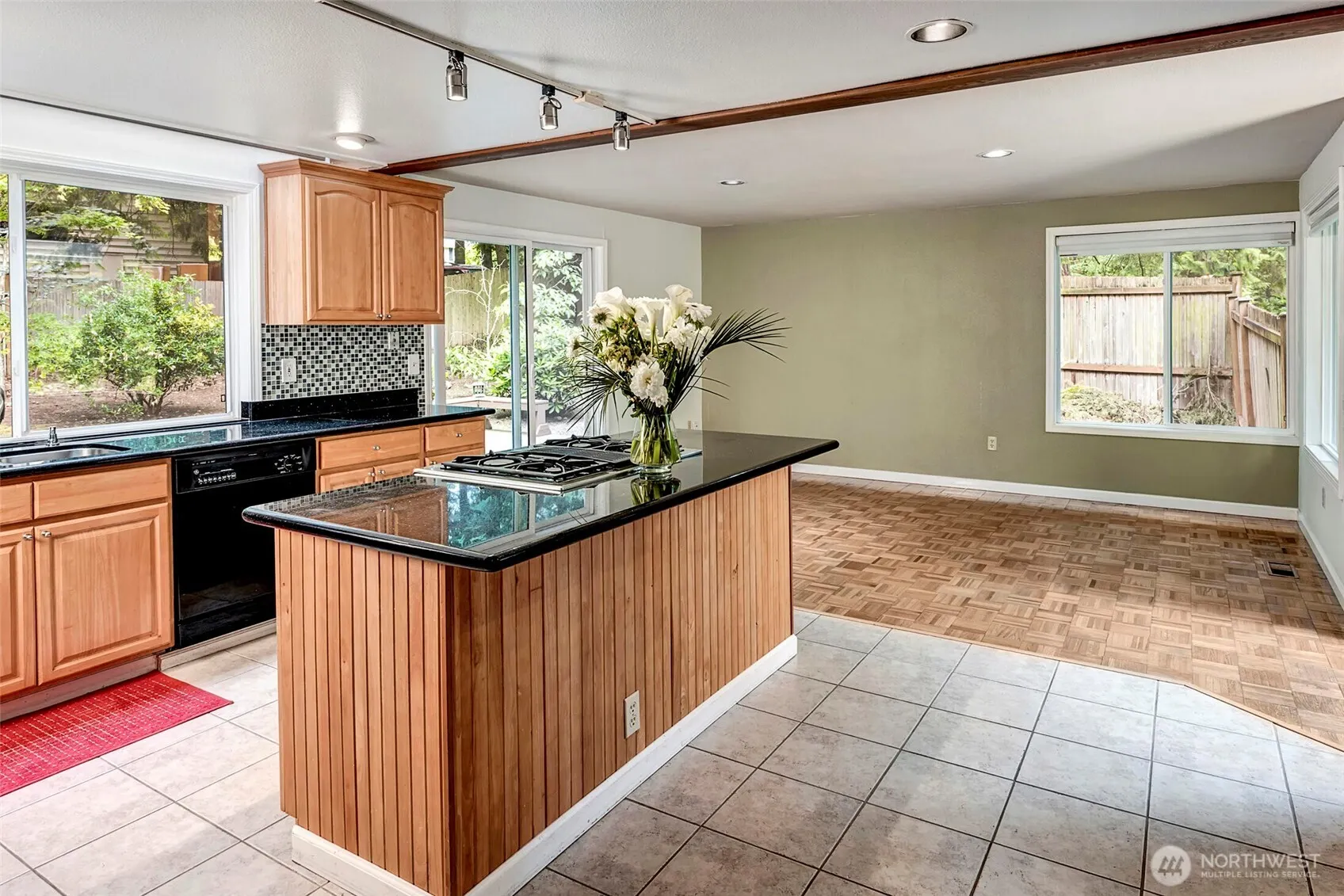 915 147th Place NE, Bellevue, WA 98007