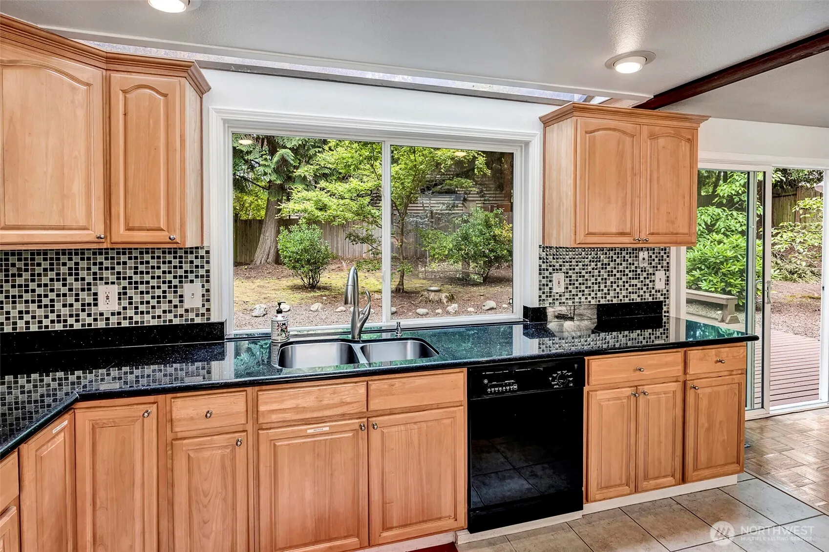 915 147th Place NE, Bellevue, WA 98007