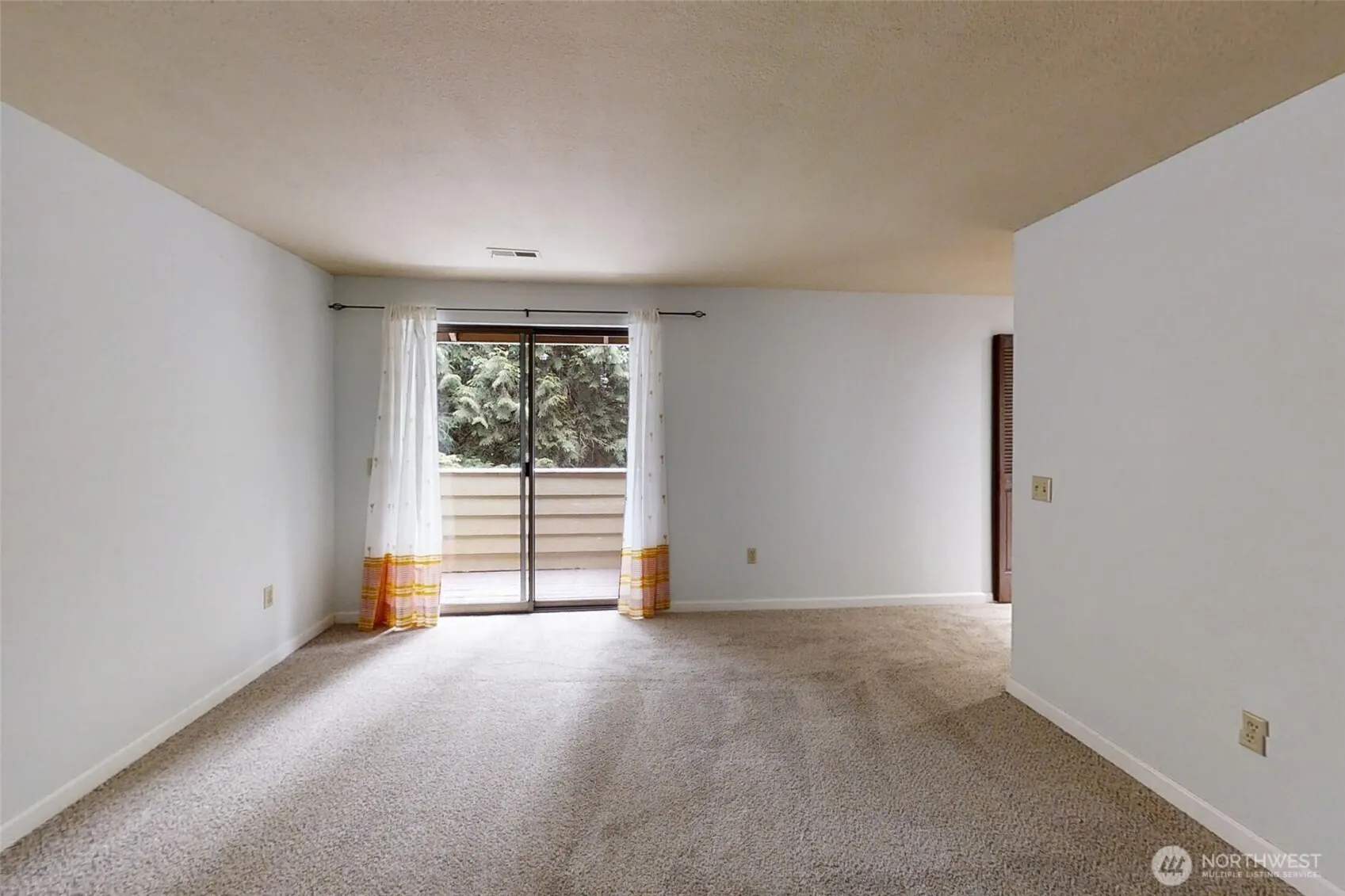 915 147th Place NE, Bellevue, WA 98007