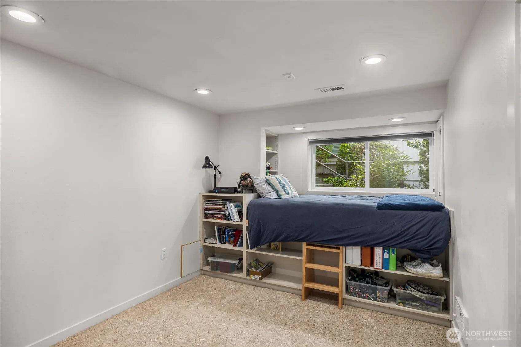 842 W Lake Sammamish Parkway SE, Bellevue, WA 98008