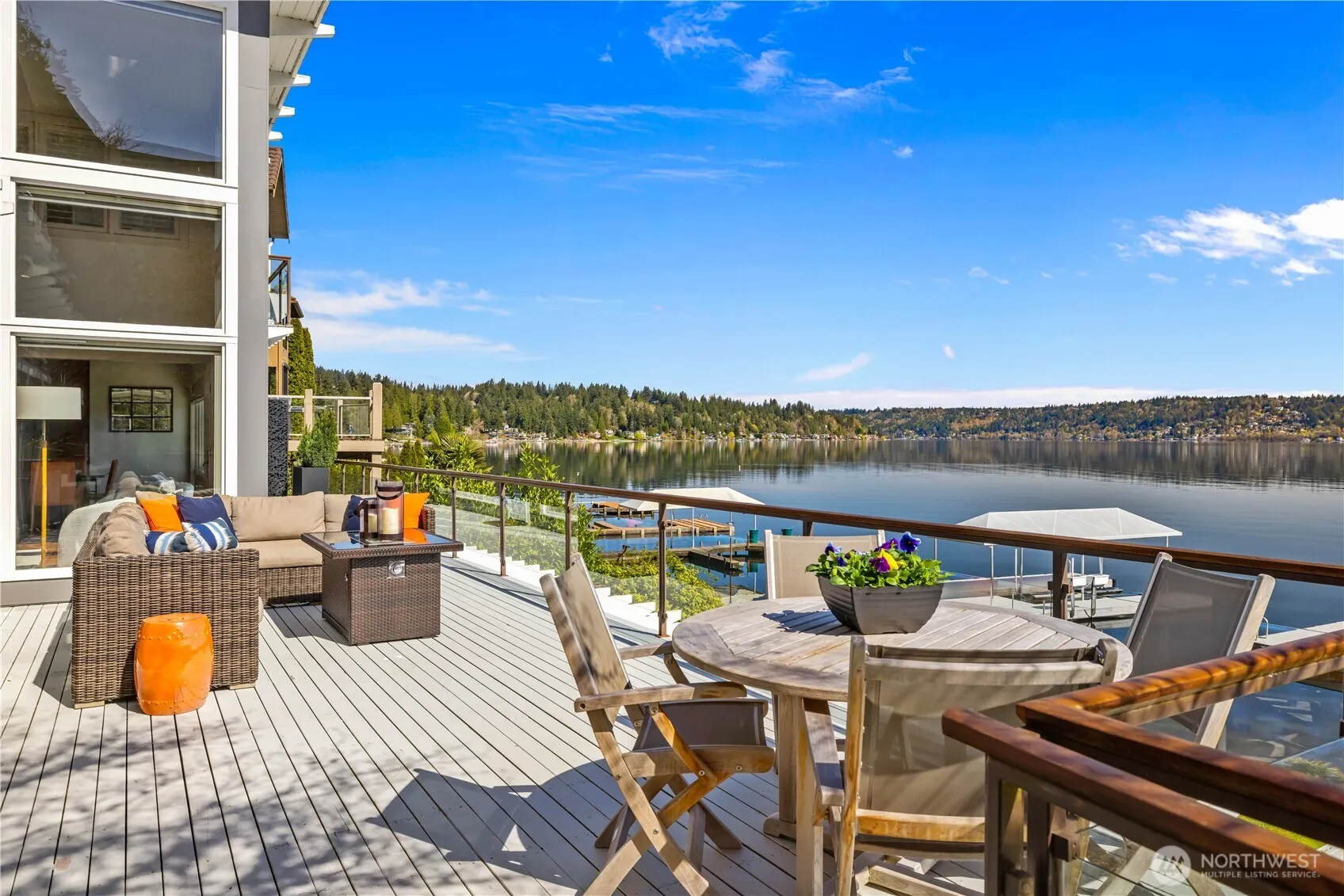842 W Lake Sammamish Parkway SE, Bellevue, WA 98008