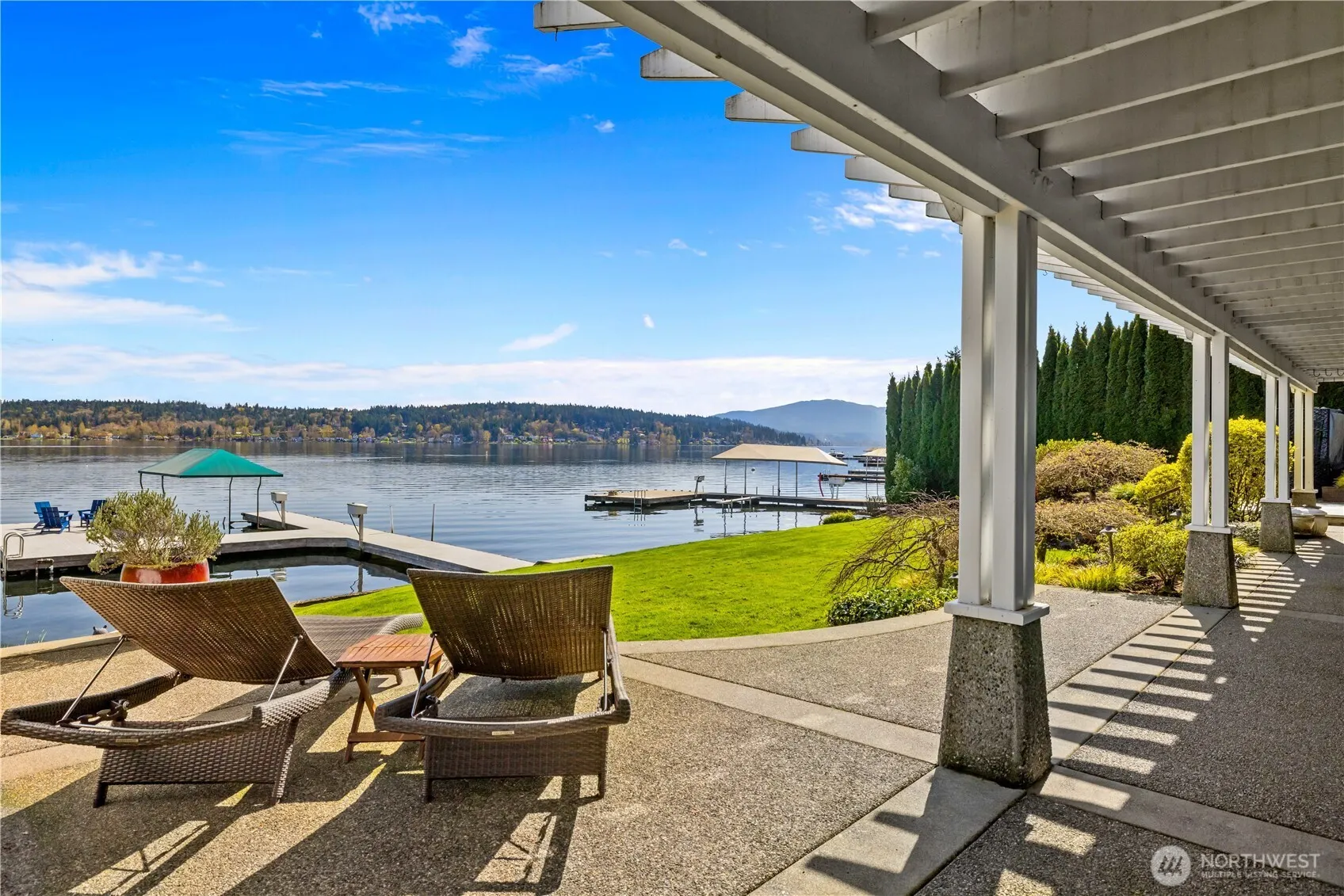 842 W Lake Sammamish Parkway SE, Bellevue, WA 98008