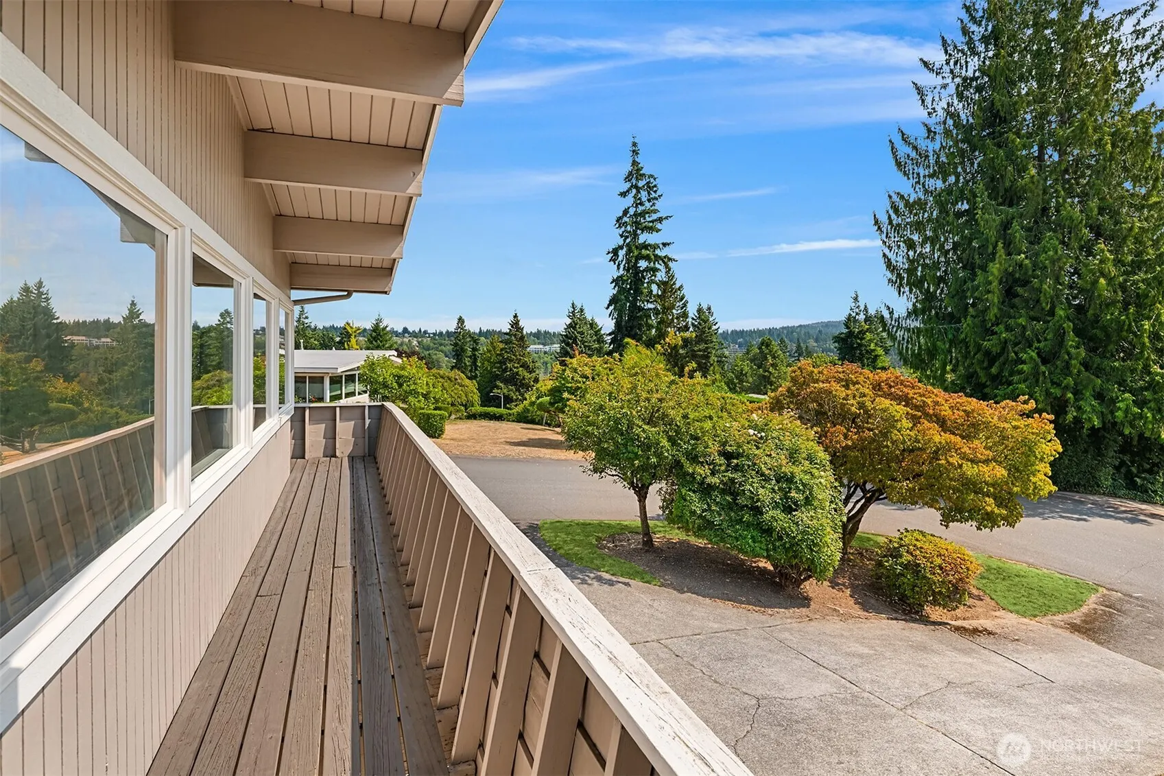 12456 SE 26th Place , Bellevue, WA 98005-4157