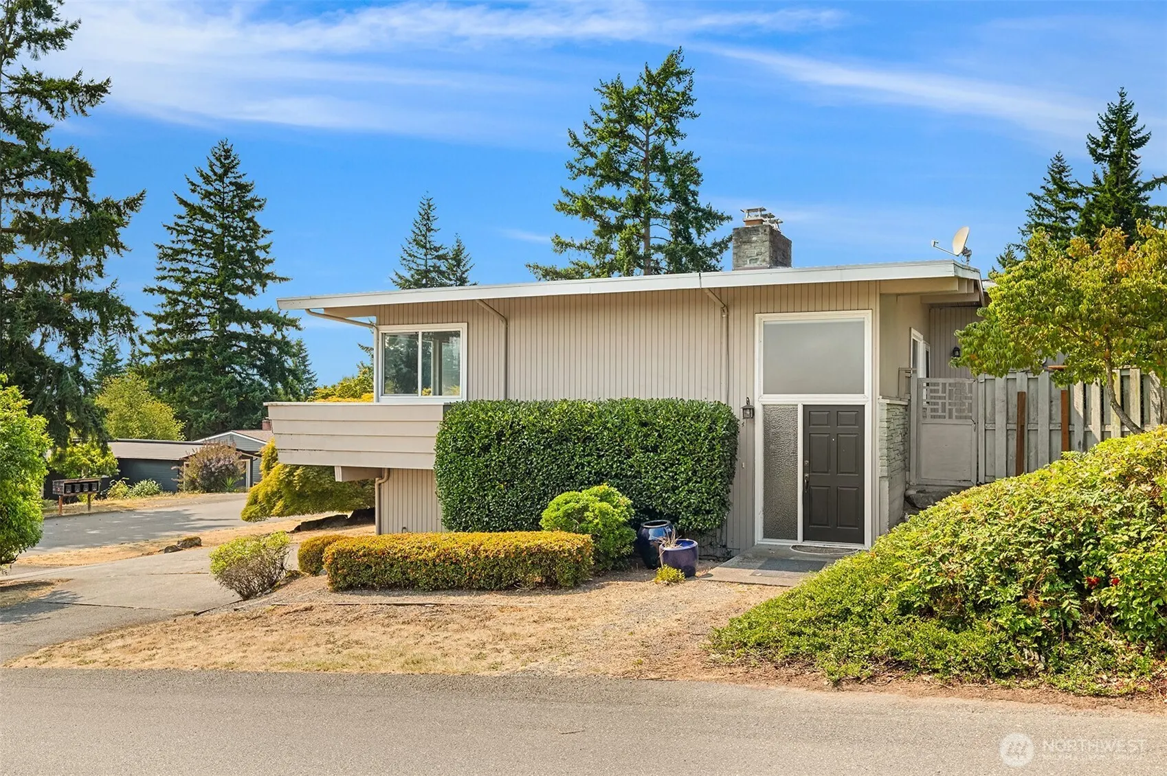 12456 SE 26th Place , Bellevue, WA 98005-4157