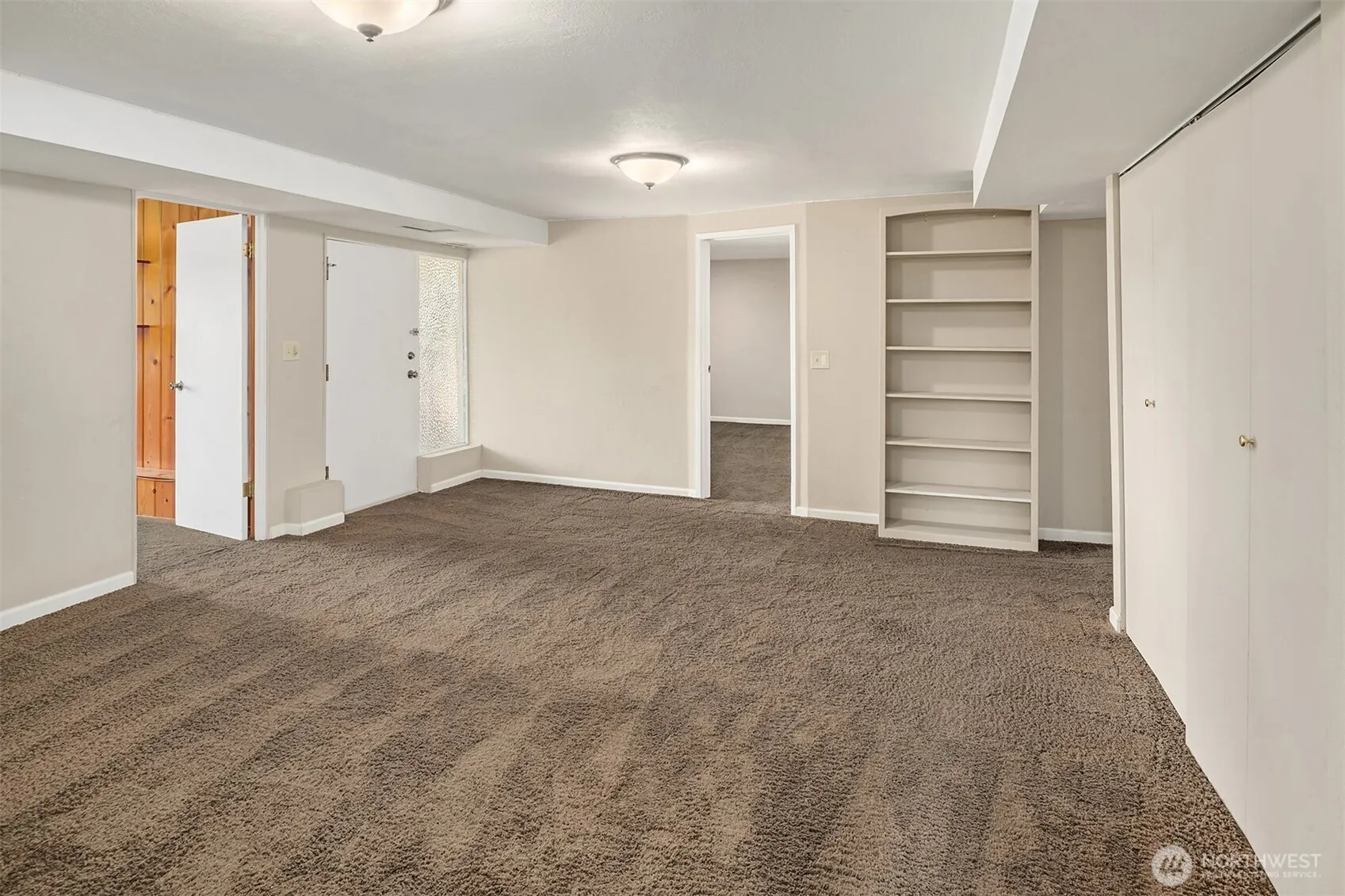 12456 SE 26th Place , Bellevue, WA 98005-4157