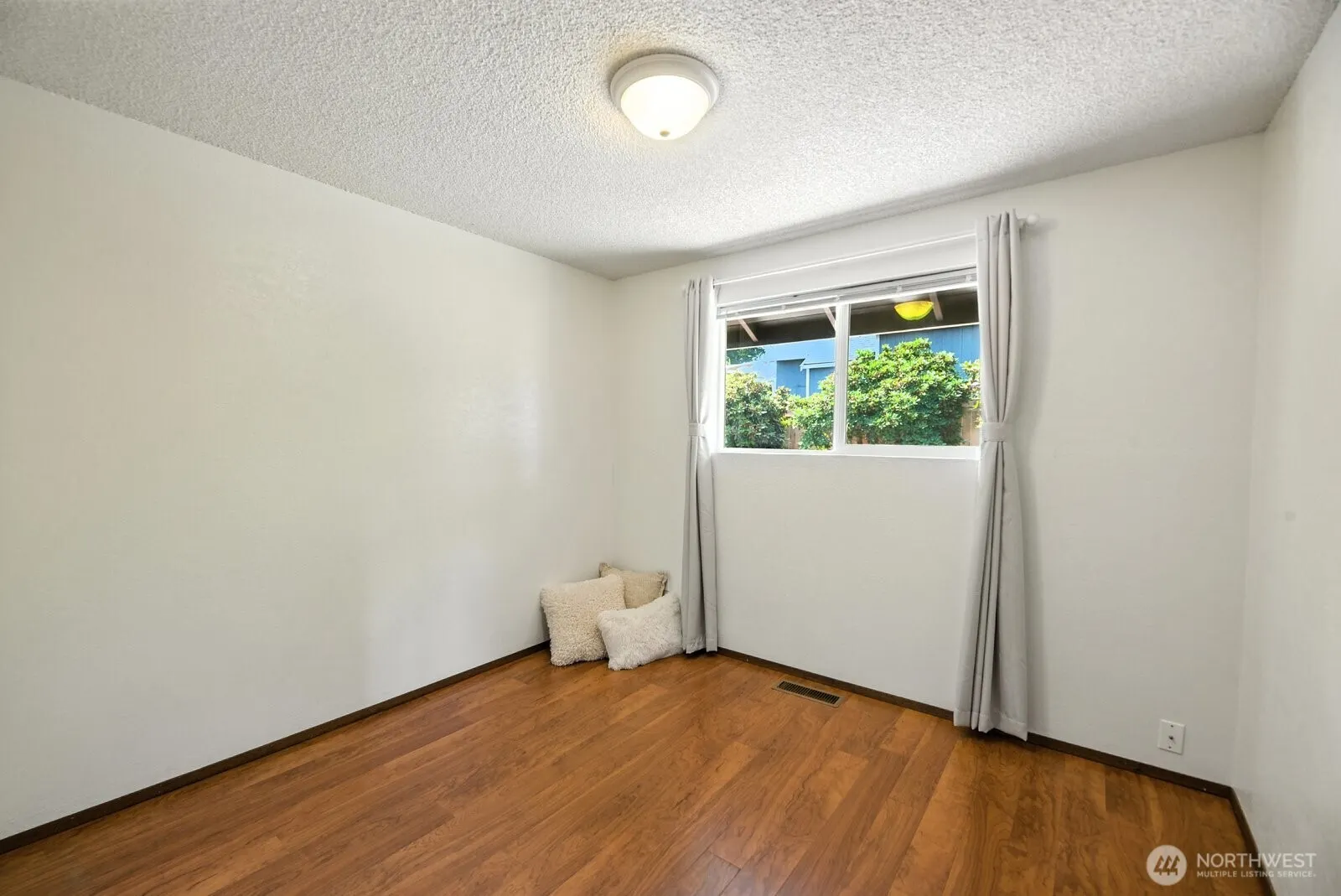 17828 Larch Way , Lynnwood, WA 98037