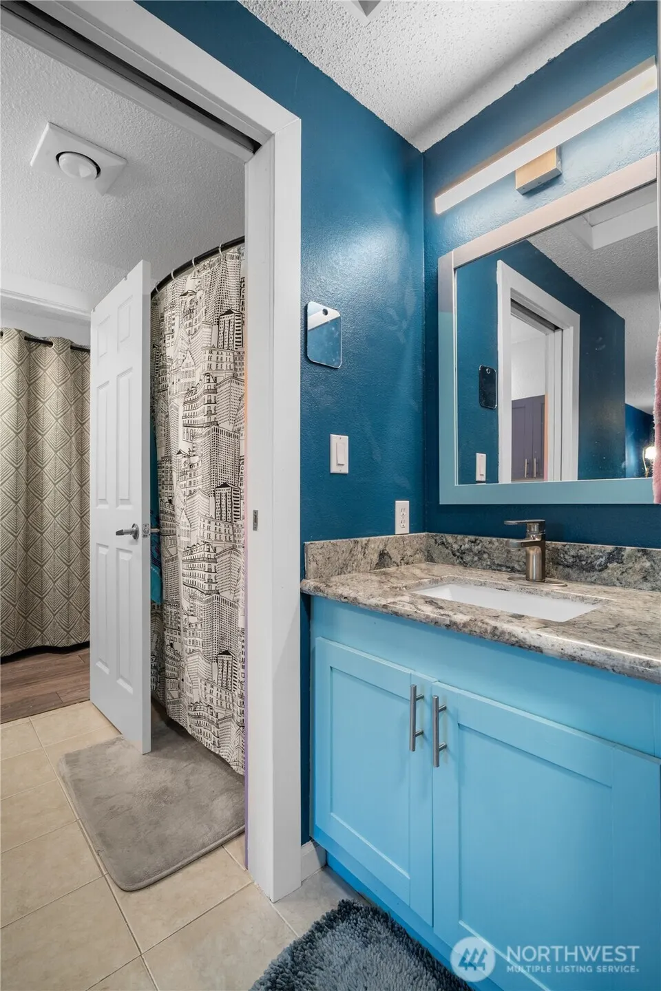 10005 NE 123rd Street #D, Kirkland, WA 98034