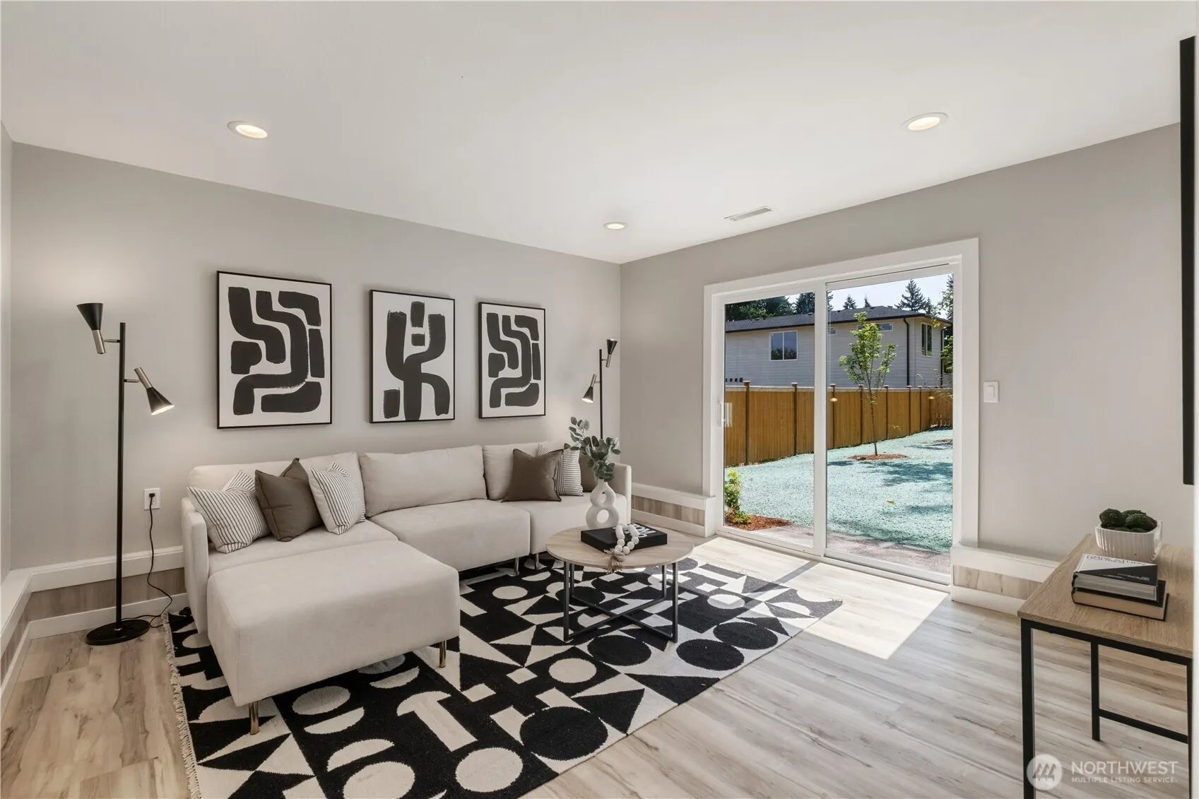 8427 NE 144th Pl , Kirkland, WA 98034
