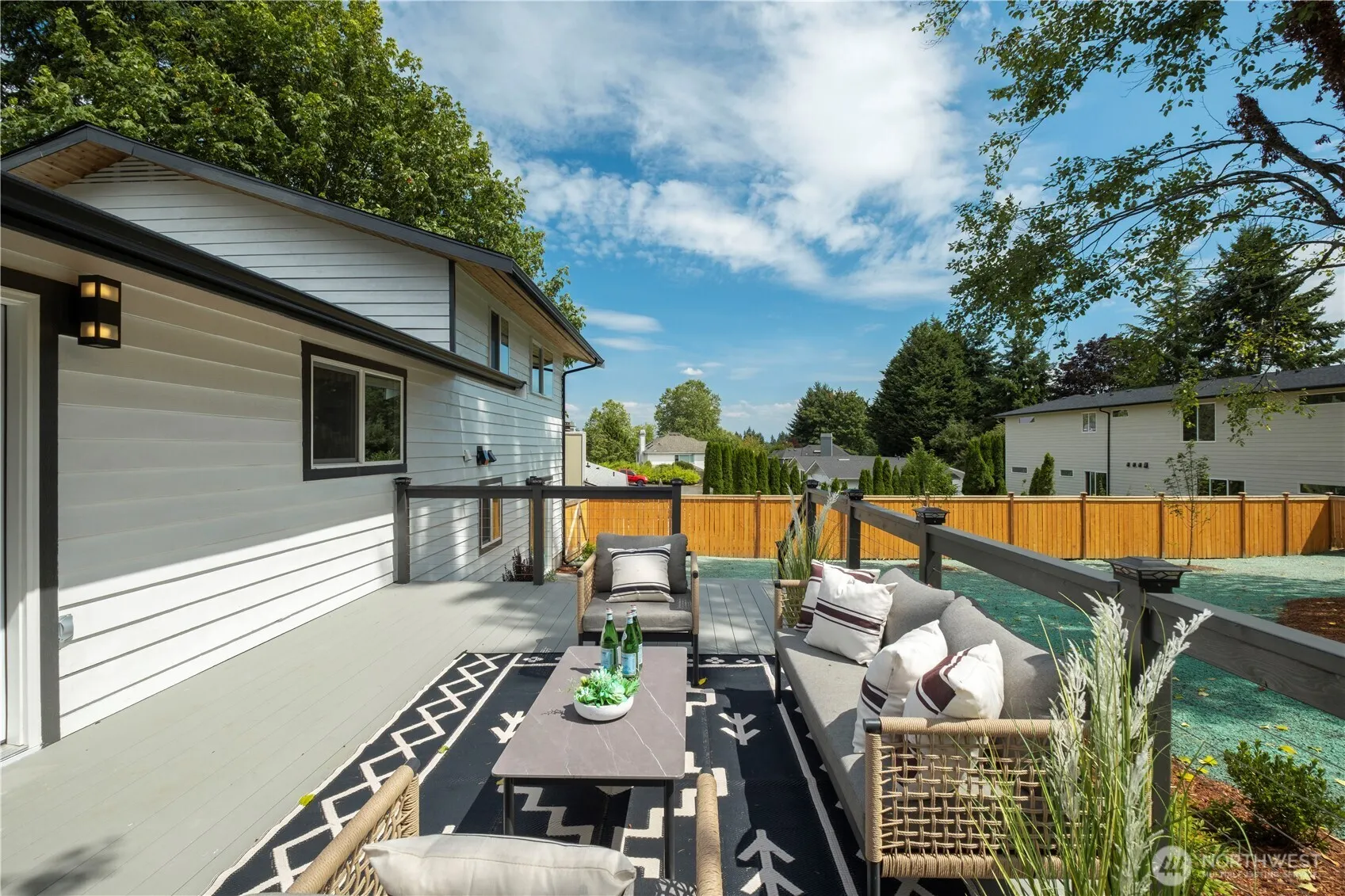 8427 NE 144th Pl , Kirkland, WA 98034