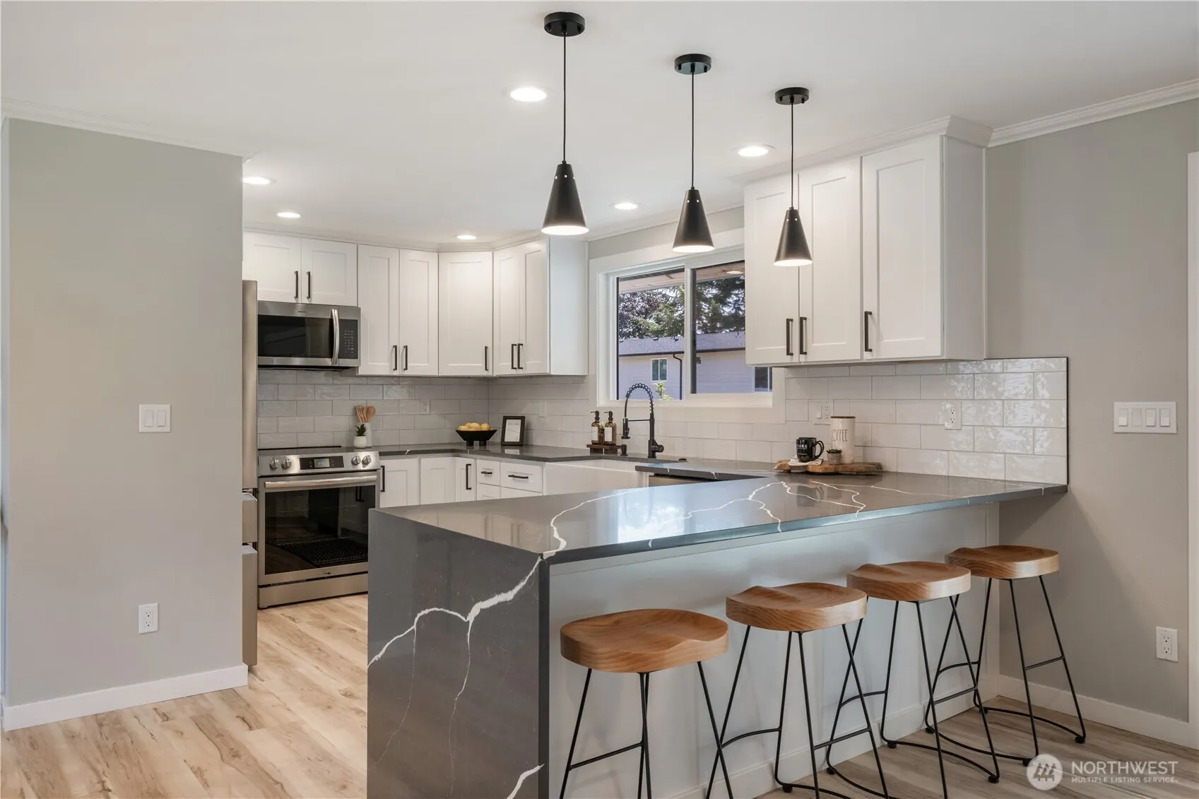 8427 NE 144th Pl , Kirkland, WA 98034