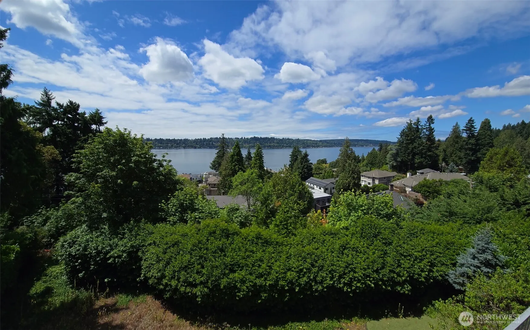 13461 64th Place NE, Kirkland, WA 98034