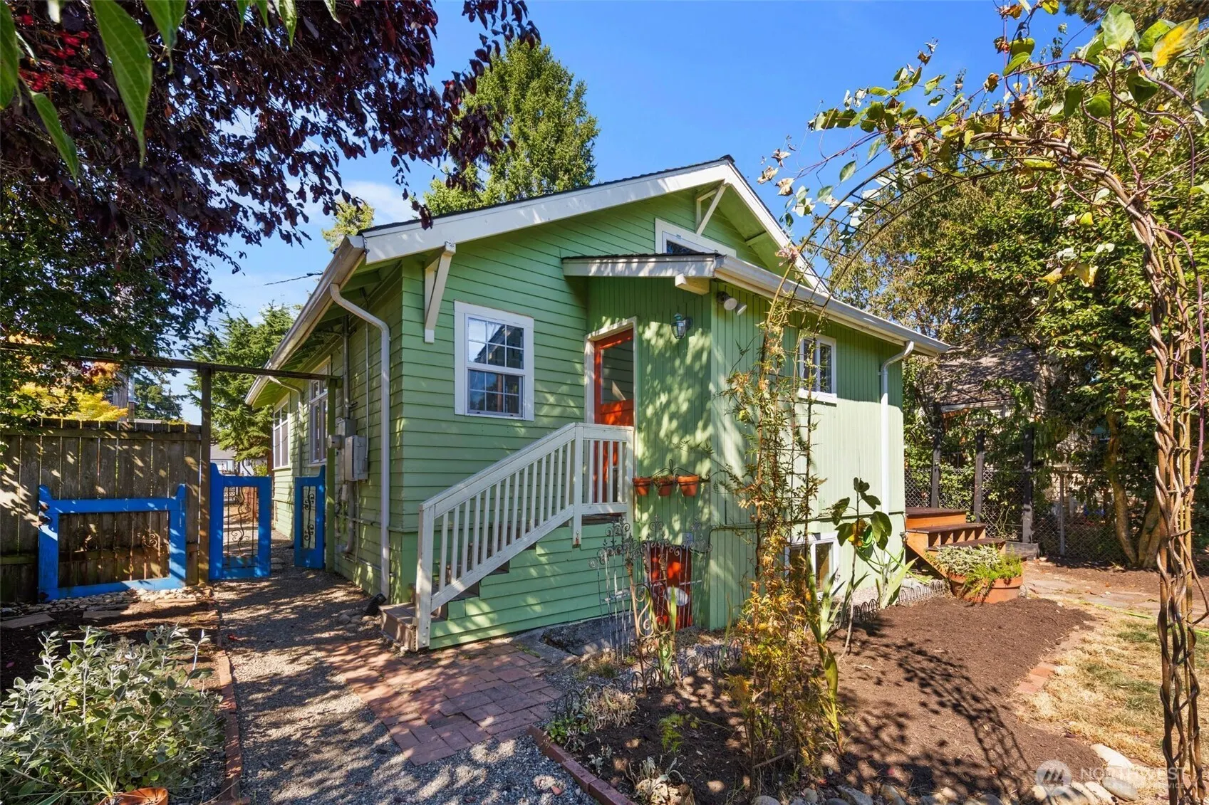335 N 103rd Street , Seattle, WA 98133