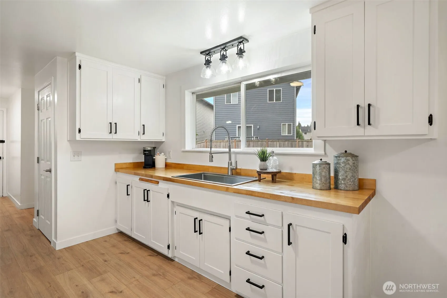 8 157th Place SE, Bothell, WA 98012