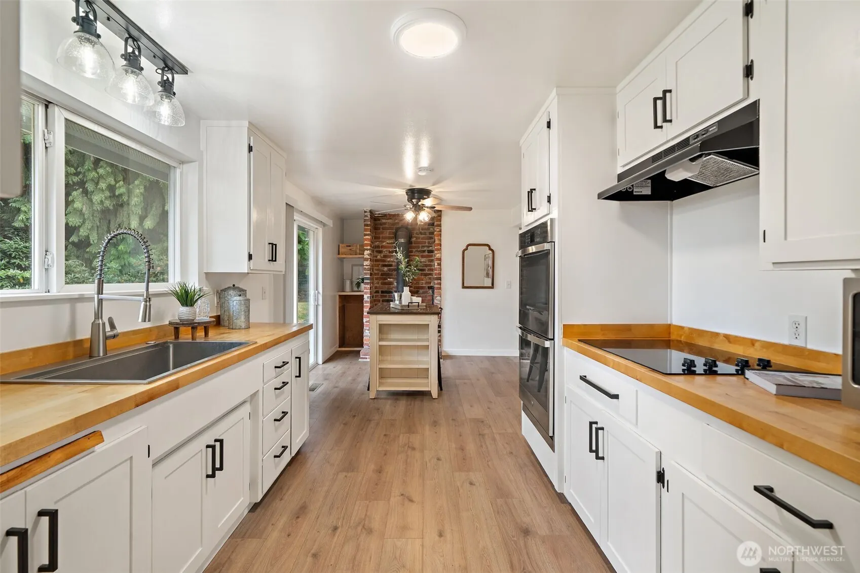 8 157th Place SE, Bothell, WA 98012