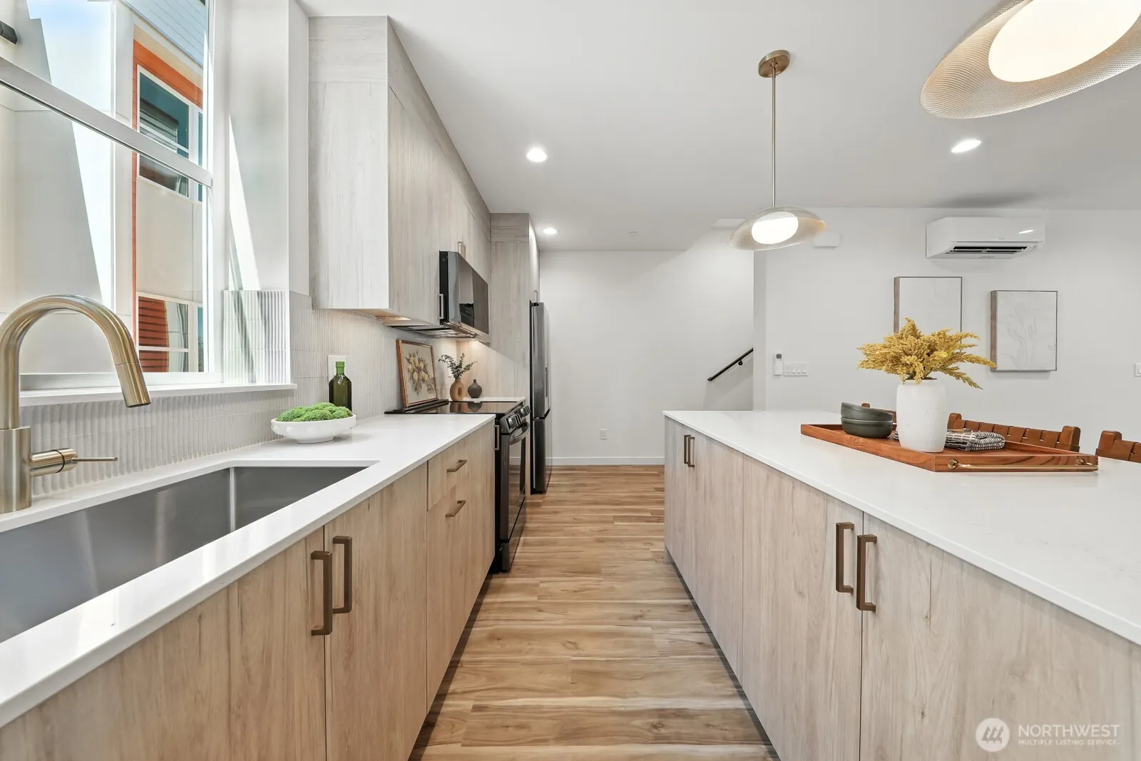 9020 13th Avenue NW #B, Seattle, WA 98117