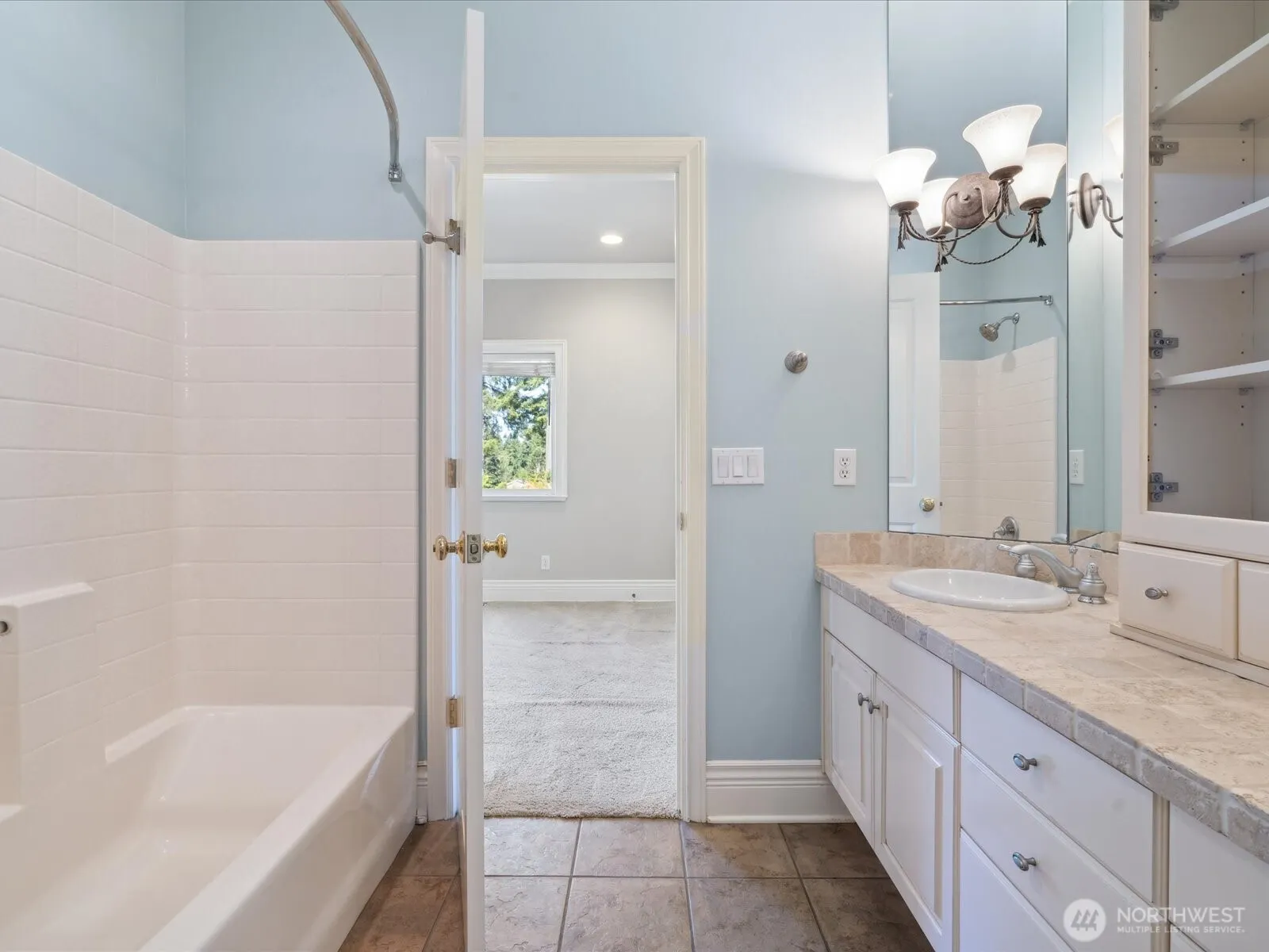 10925 81st Place NE, Kirkland, WA 98034