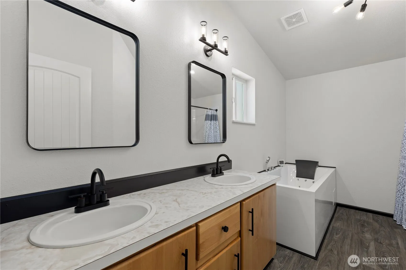 14447 SE 208th Street , Kent, WA 98042-3028
