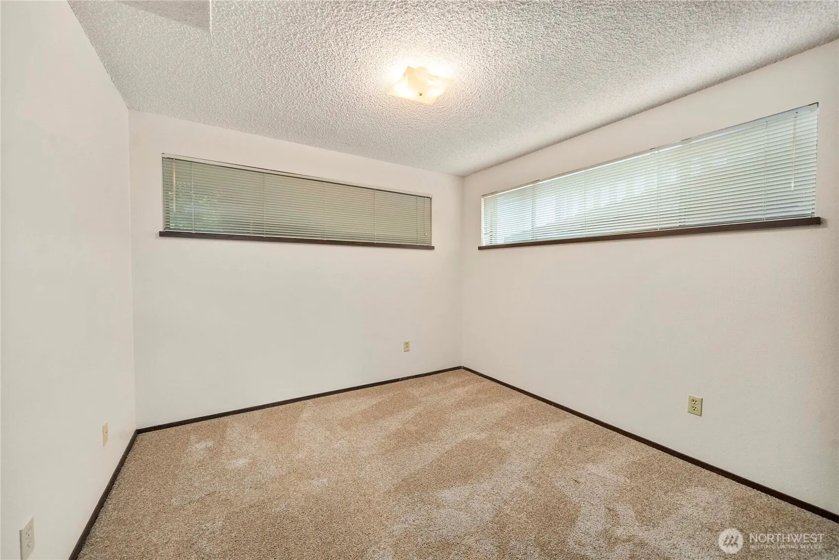 750 Hilltop Avenue , Kent, WA 98031-3118