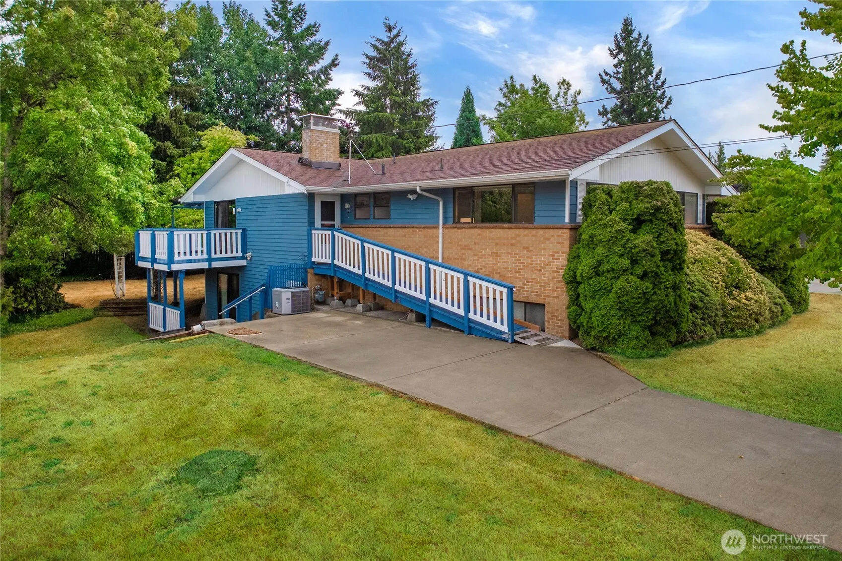 750 Hilltop Avenue , Kent, WA 98031-3118
