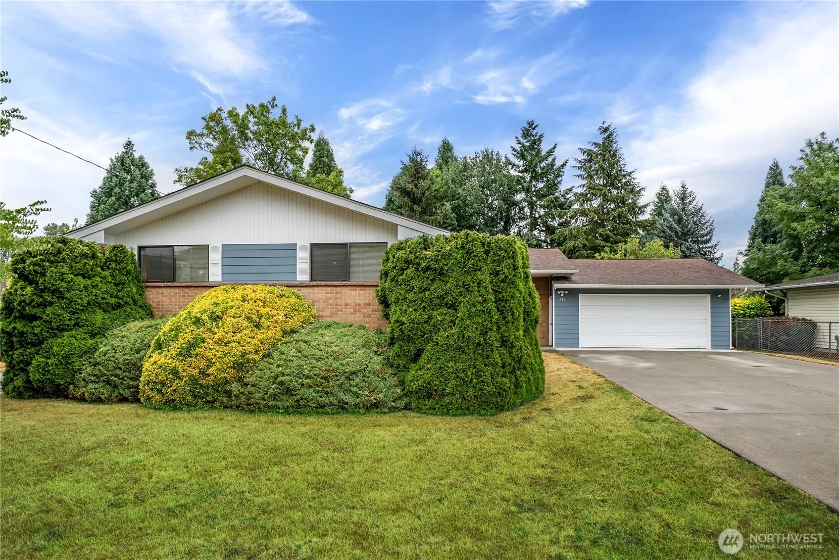 750 Hilltop Avenue , Kent, WA 98031-3118