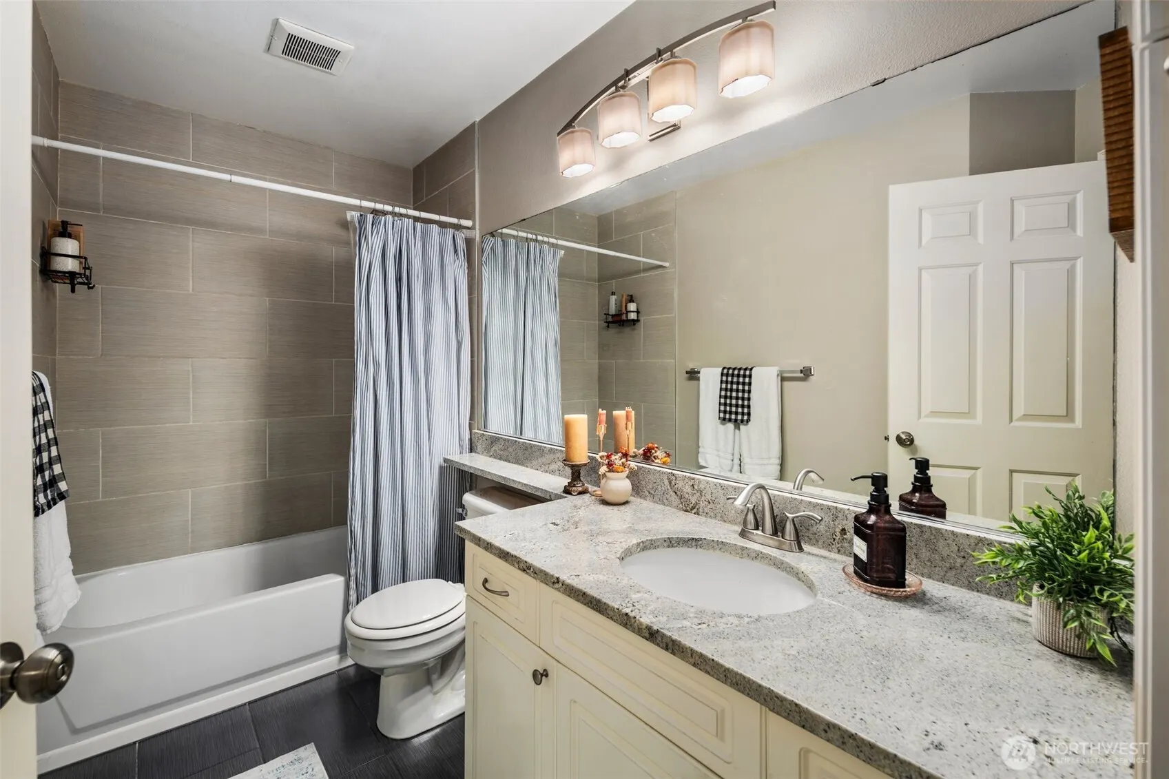 18501 SE Newport Way #H236, Issaquah, WA 98027