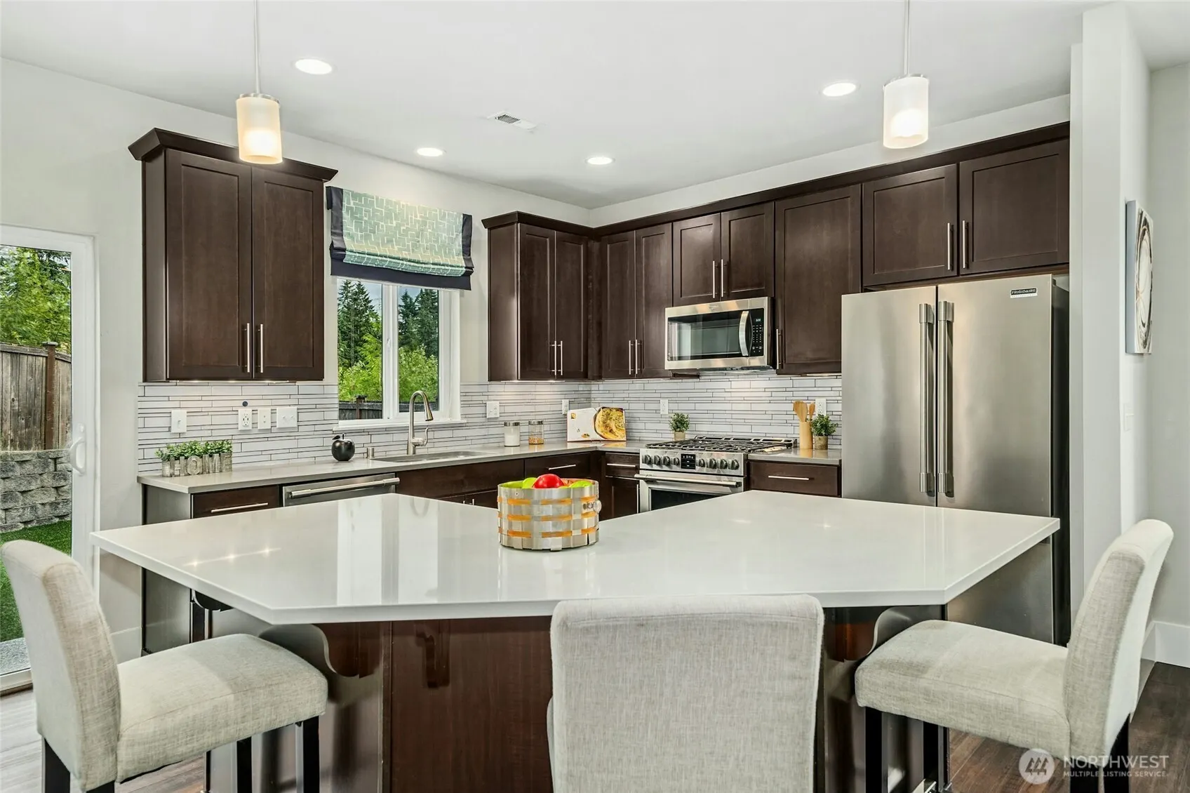 18405 15th Avenue W, Lynnwood, WA 98037