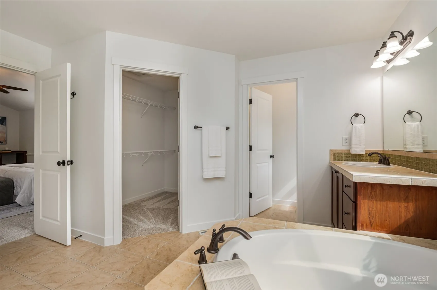 10269 Eastridge Drive NE, Redmond, WA 98053