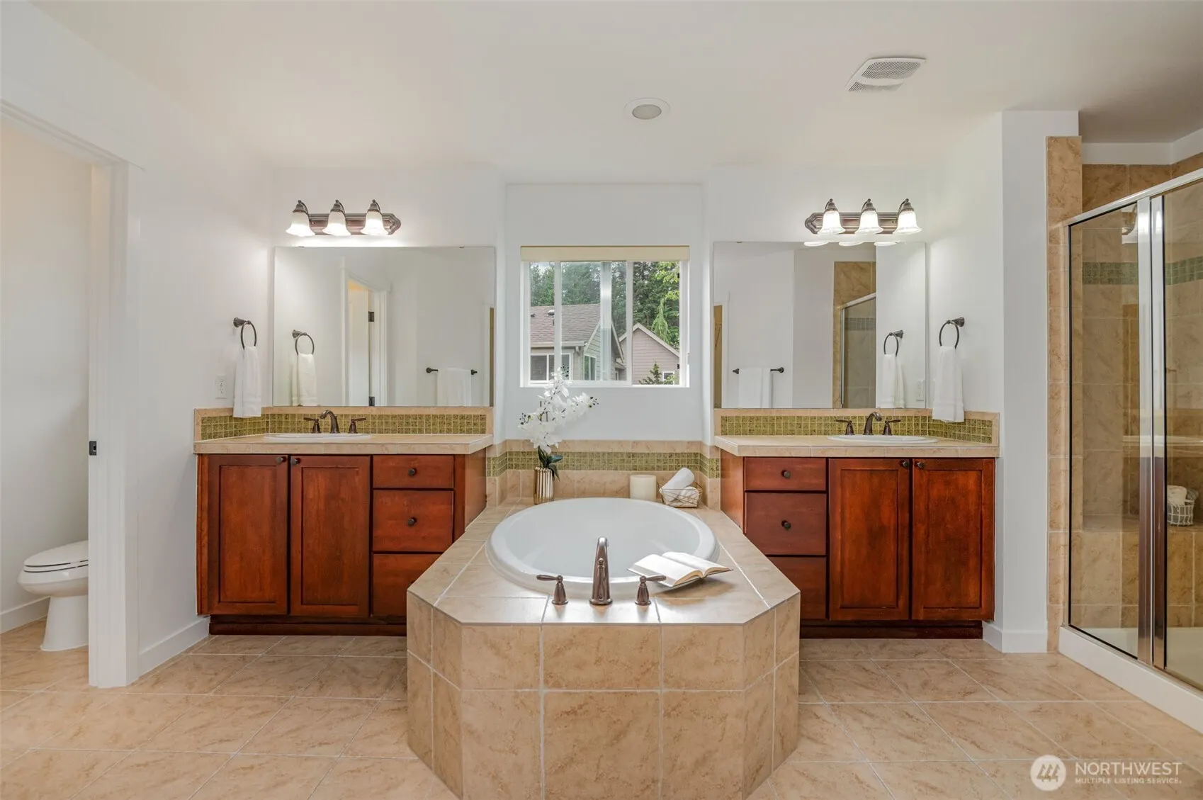 10269 Eastridge Drive NE, Redmond, WA 98053