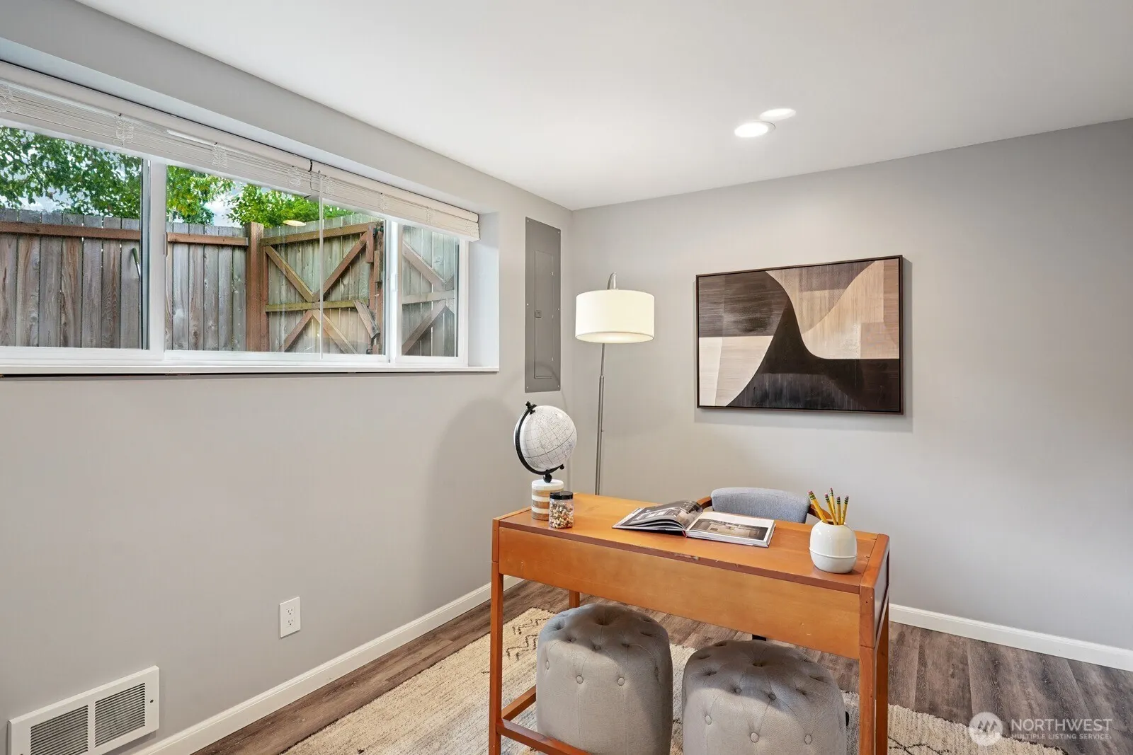 1326 145th Avenue SE, Bellevue, WA 98007-5637