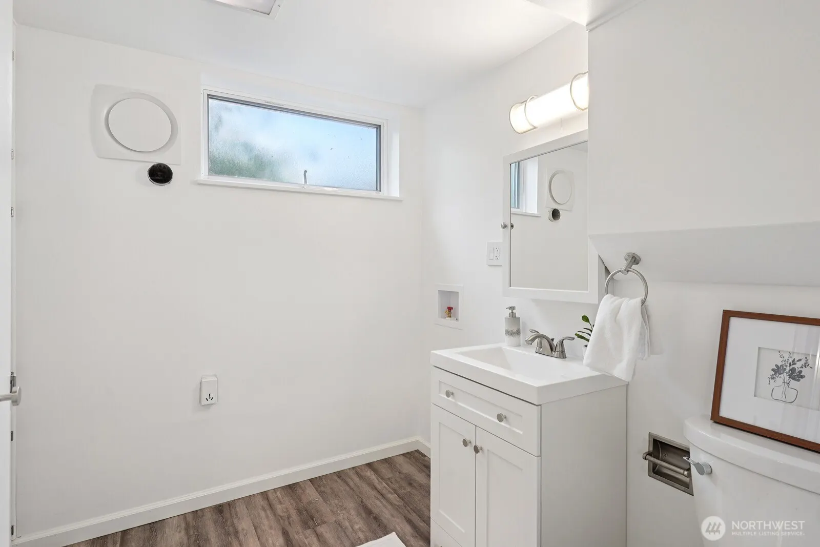 1326 145th Avenue SE, Bellevue, WA 98007-5637
