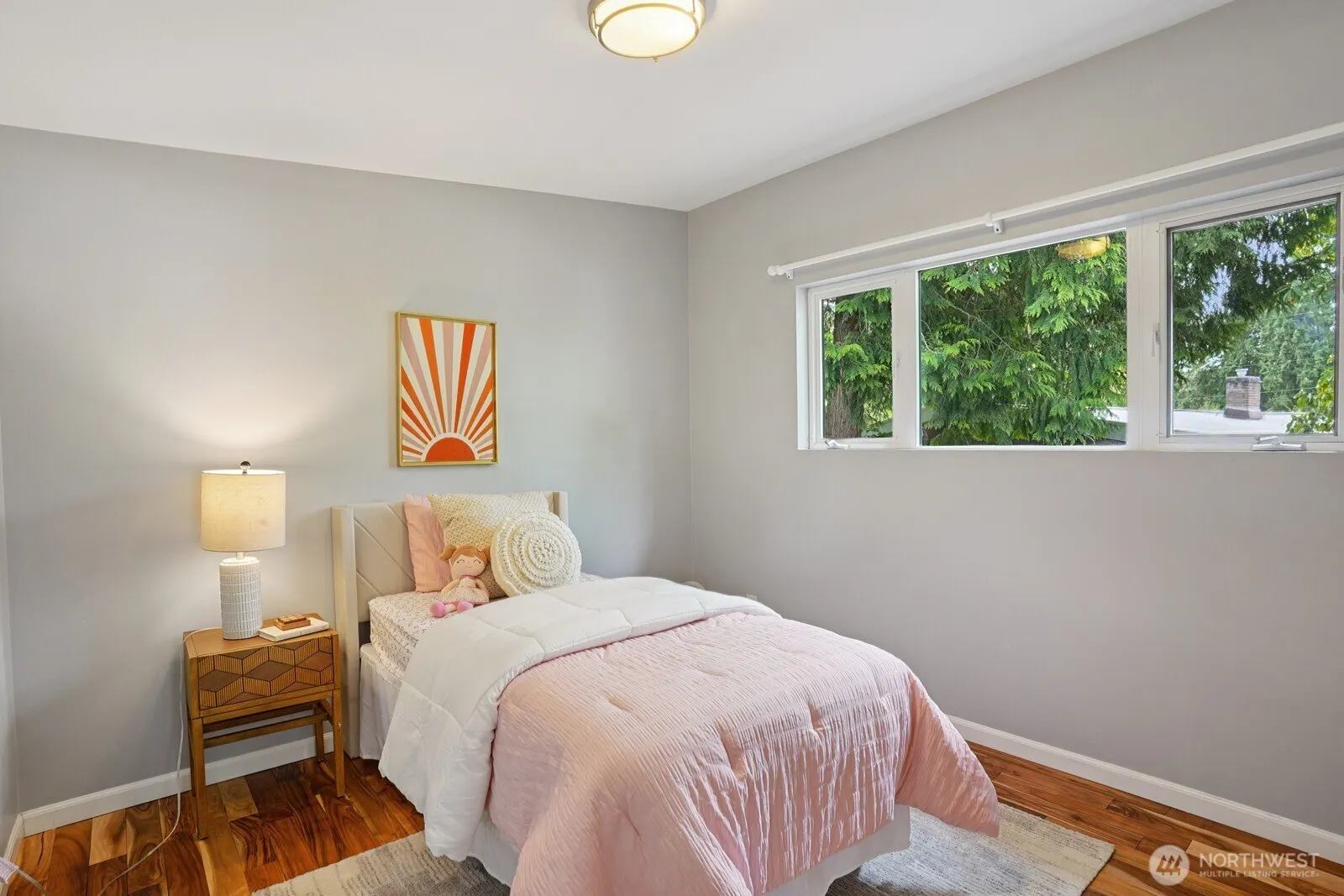 1326 145th Avenue SE, Bellevue, WA 98007-5637