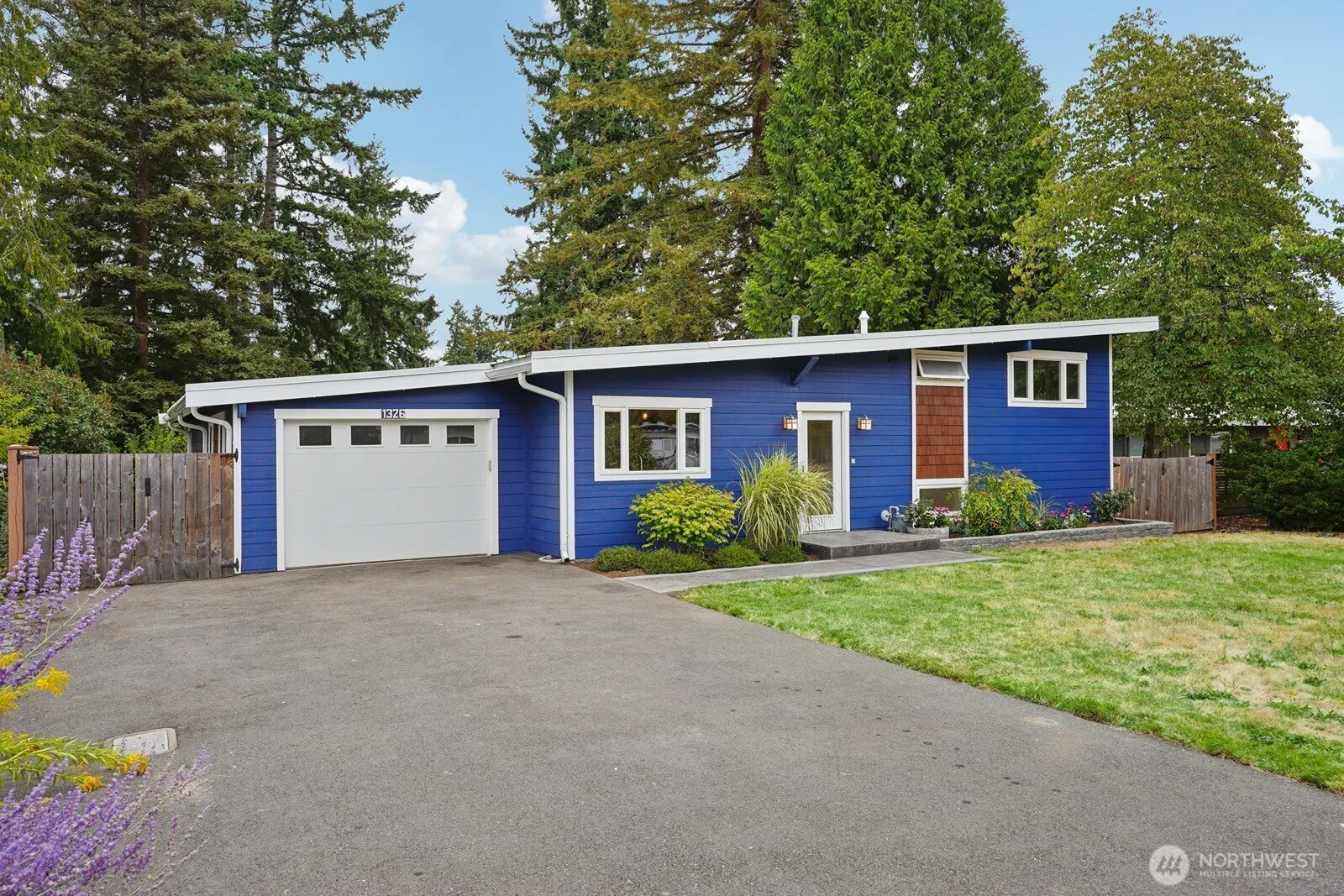 1326 145th Avenue SE, Bellevue, WA 98007-5637
